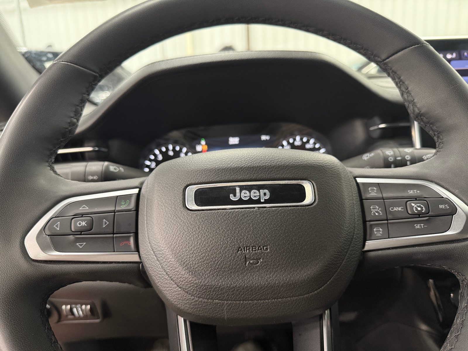 Thumbnail: 2023 Jeep Compass - 5