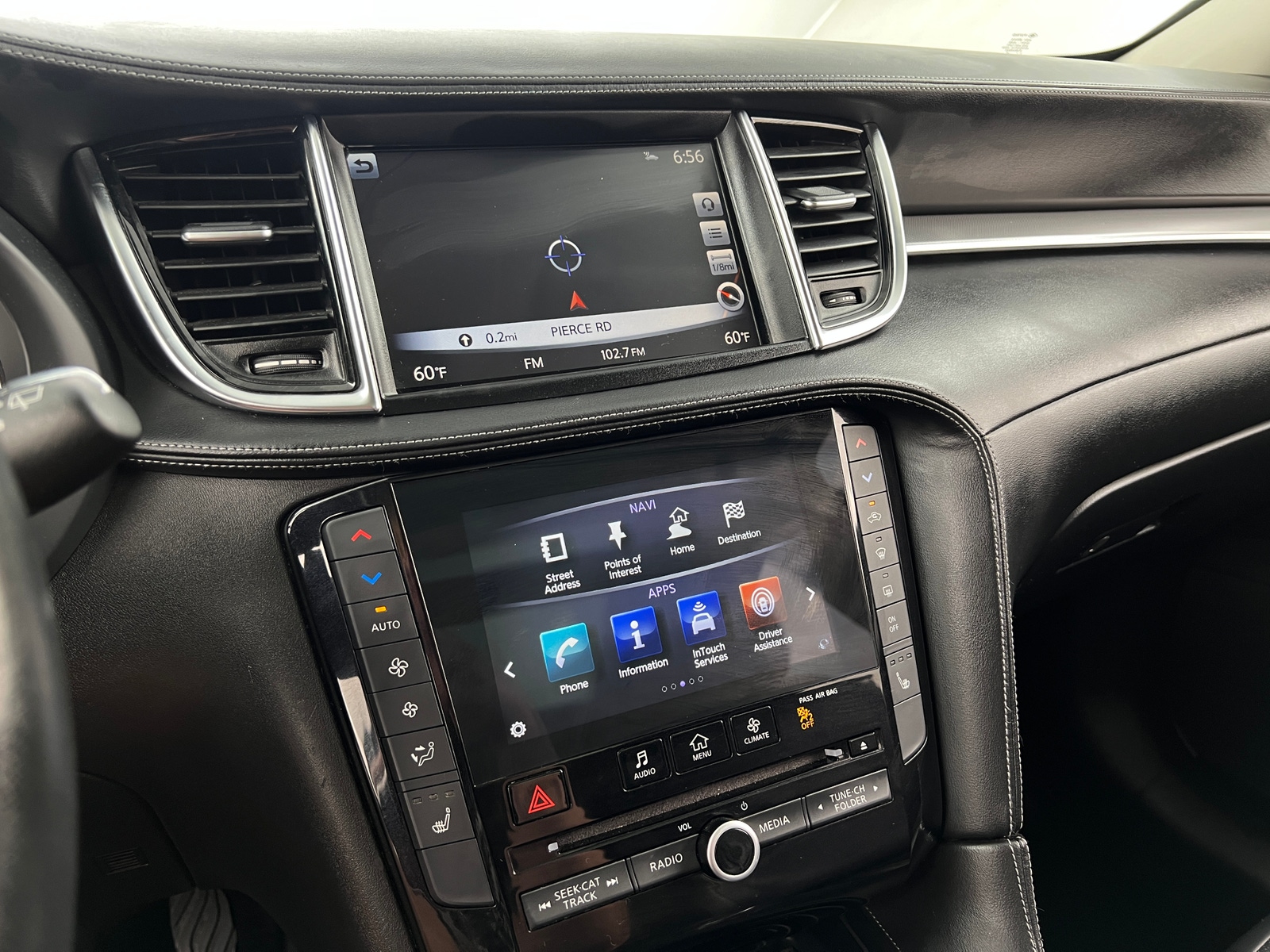 Thumbnail: 2019 INFINITI QX50 - 3