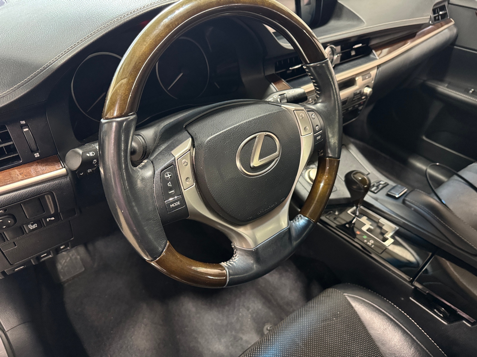 Thumbnail: 2014 Lexus ES - 3