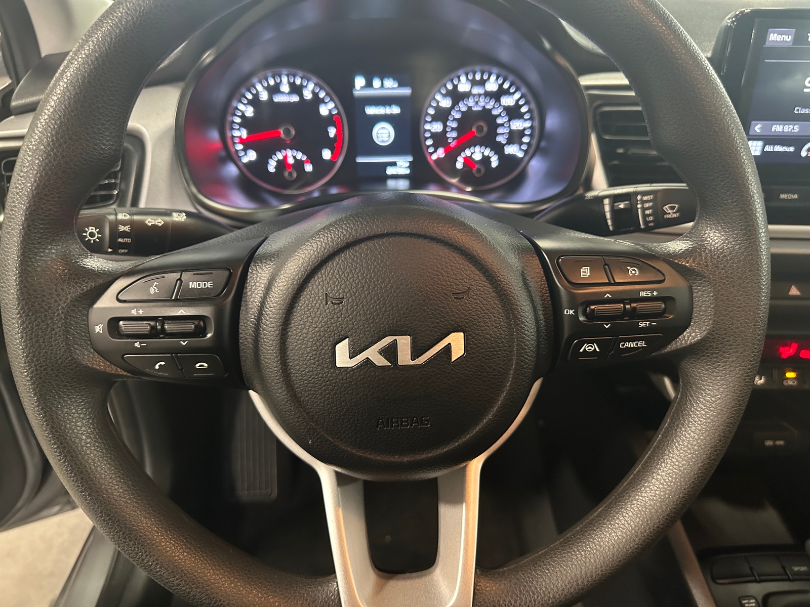 Thumbnail: 2023 Kia Rio - 5