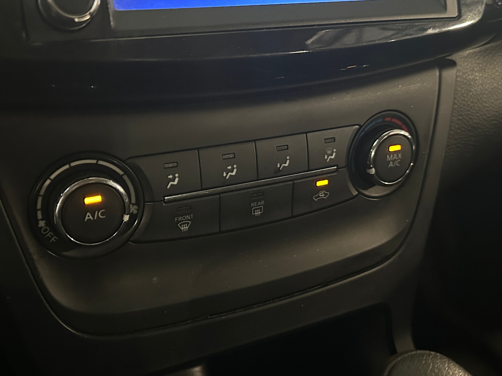 Thumbnail: 2019 Nissan Sentra - 4