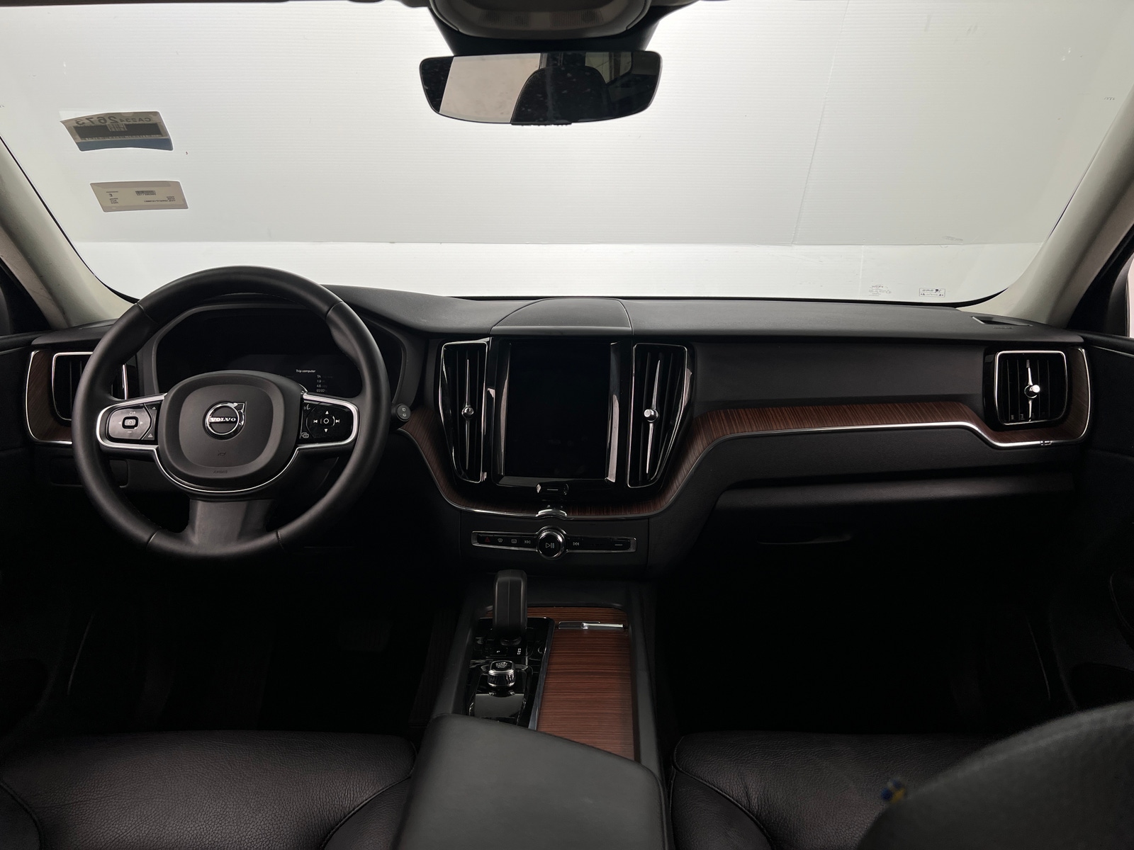 Thumbnail: 2023 Volvo XC60 - 2