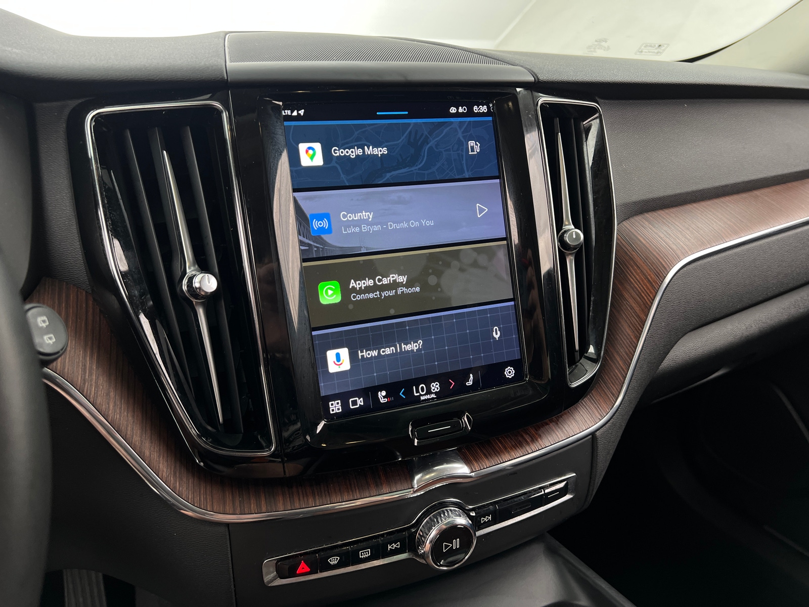 Thumbnail: 2023 Volvo XC60 - 3