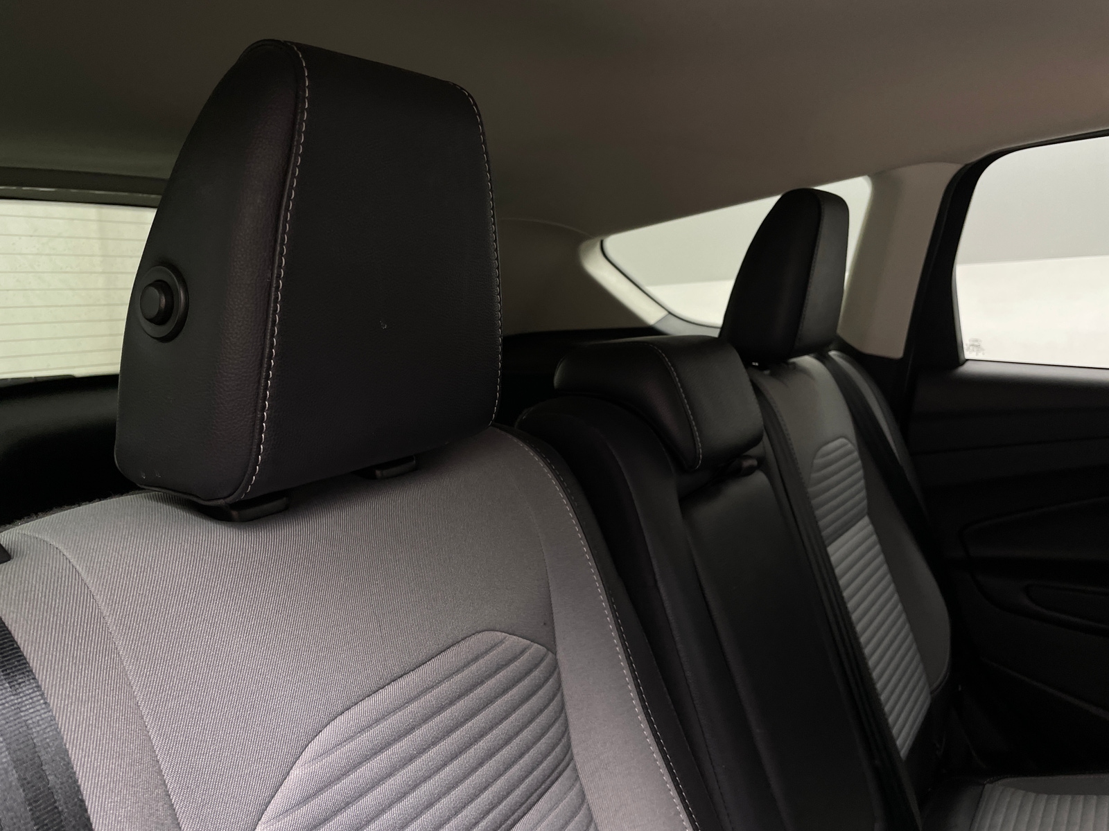 Thumbnail: 2019 Ford Escape - 6