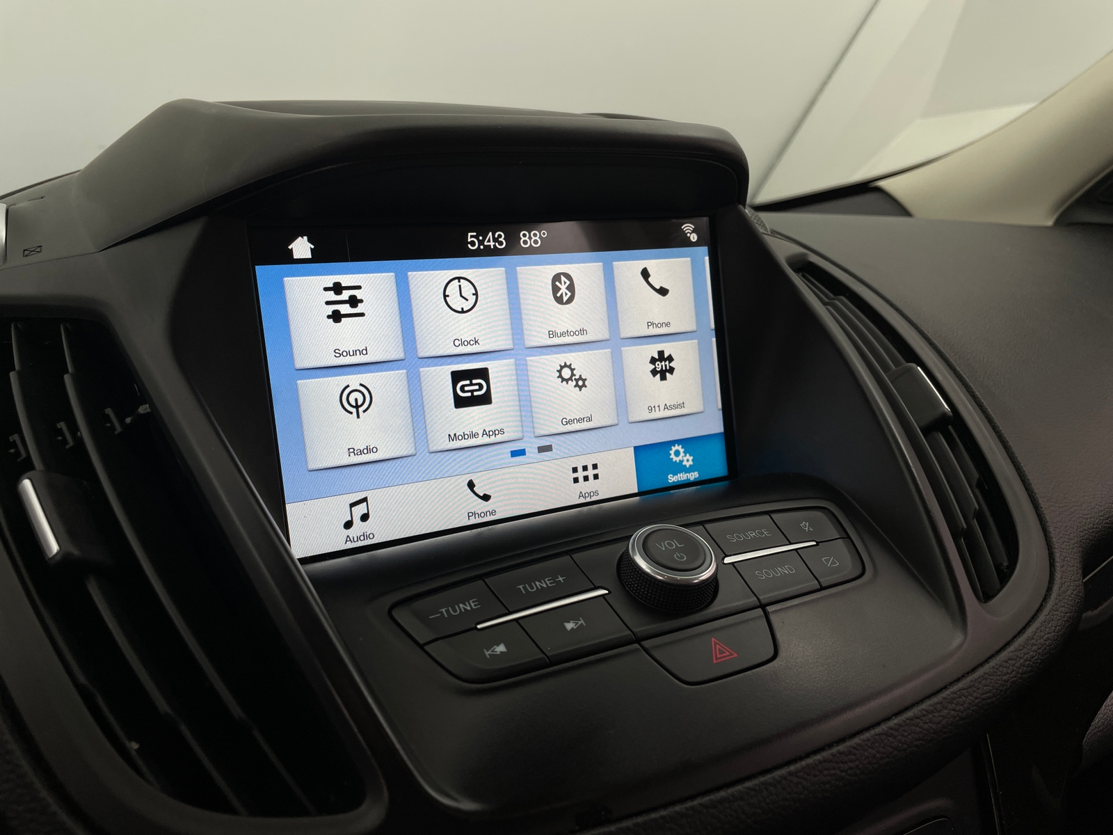 Thumbnail: 2019 Ford Escape - 4
