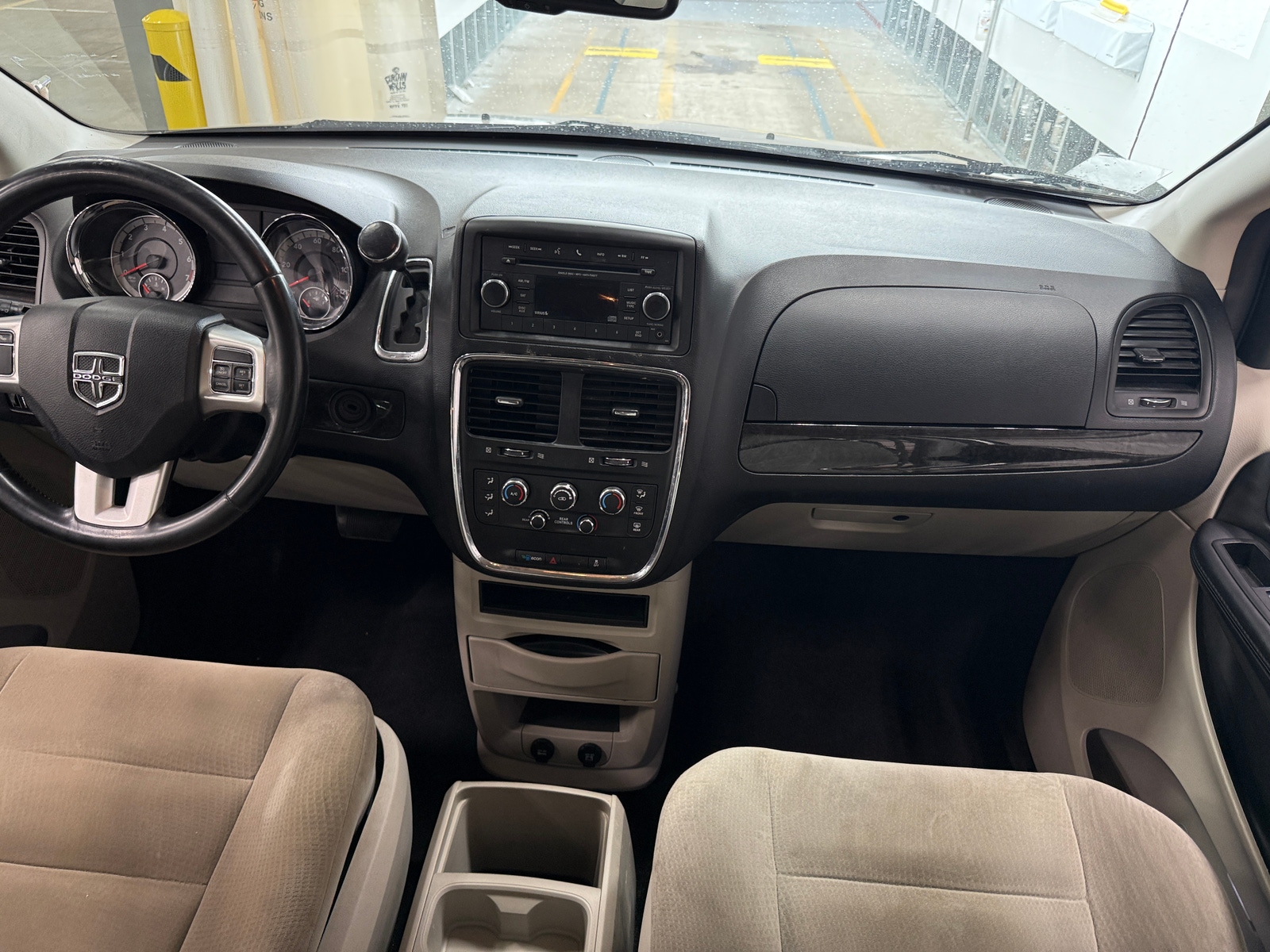 Thumbnail: 2016 Dodge Grand Caravan - 3