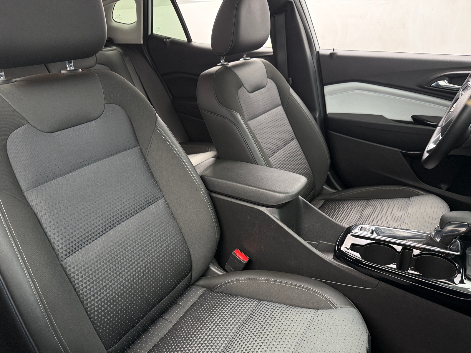 Thumbnail: 2025 Chevrolet Trax - 2