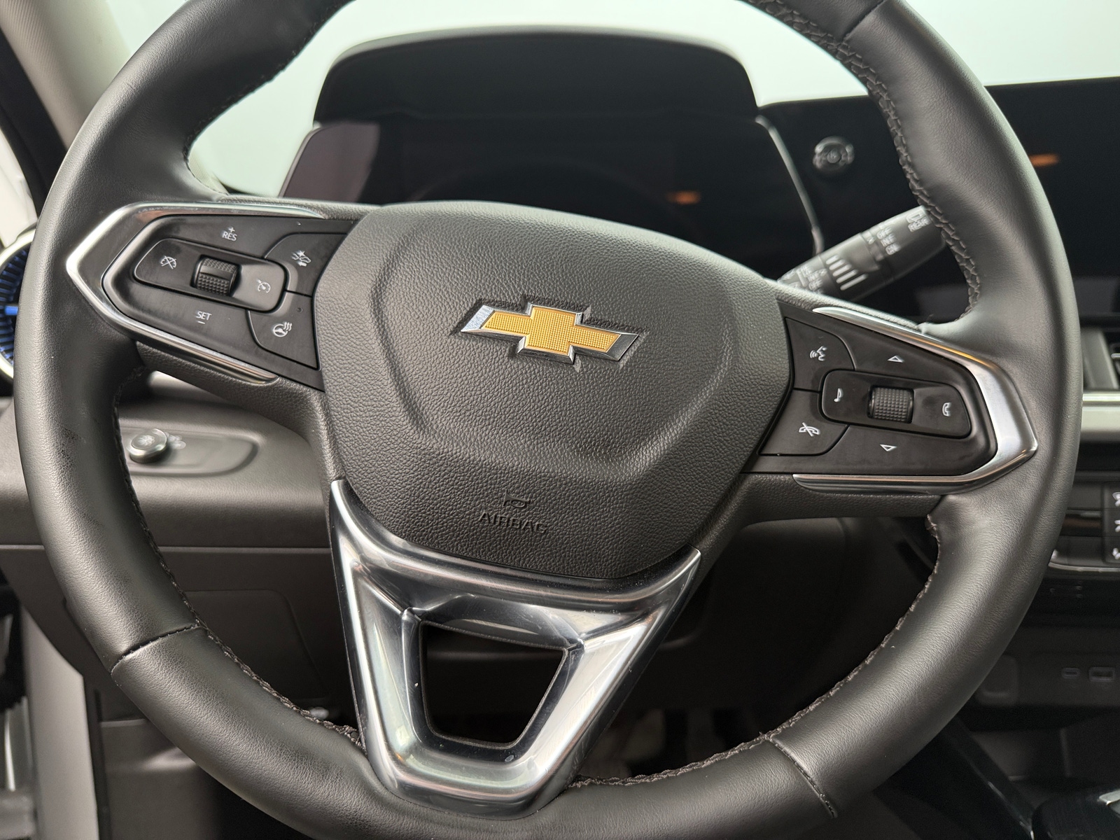 Thumbnail: 2025 Chevrolet Trax - 5