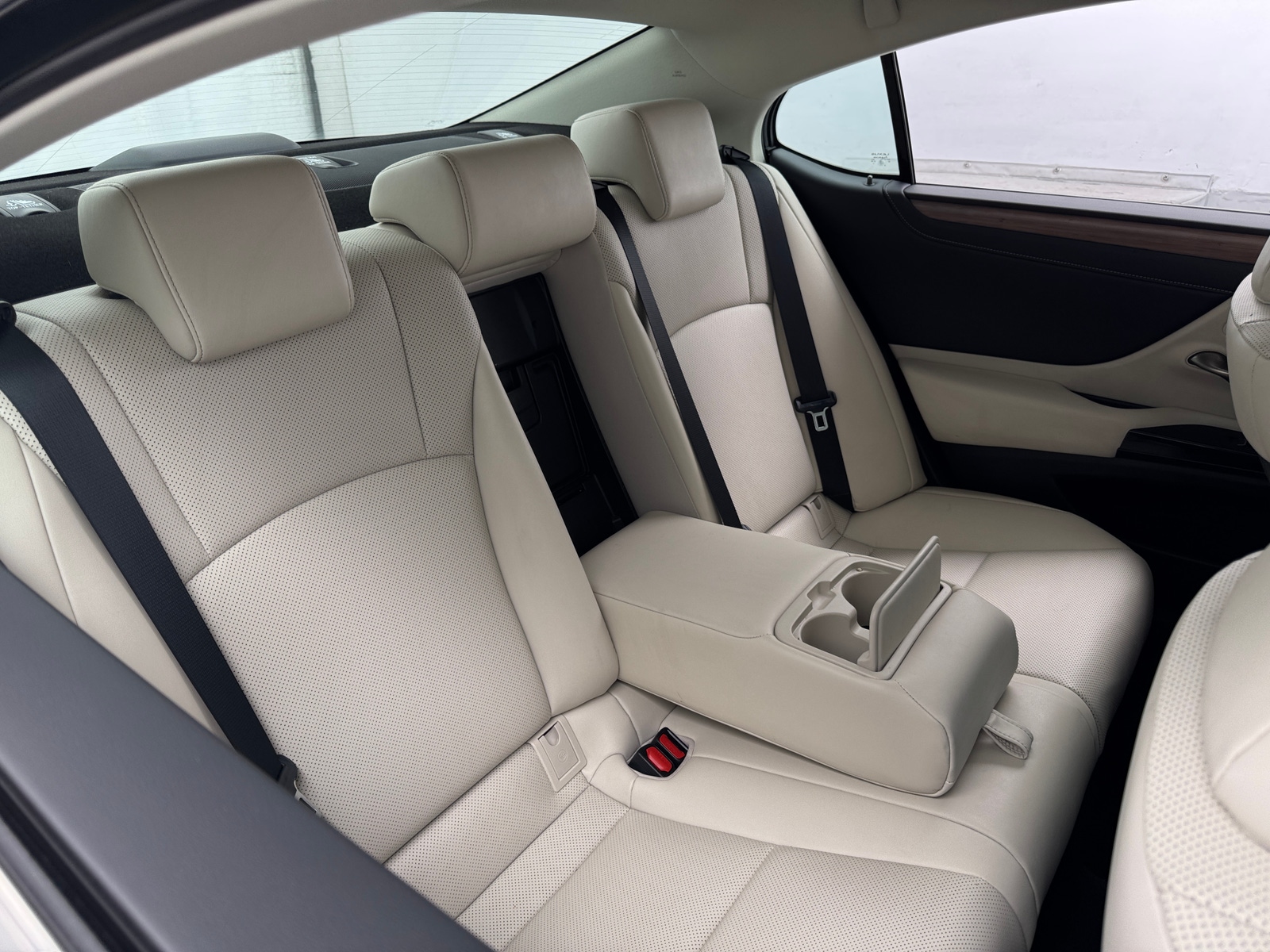 Thumbnail: 2023 Lexus ES - 5