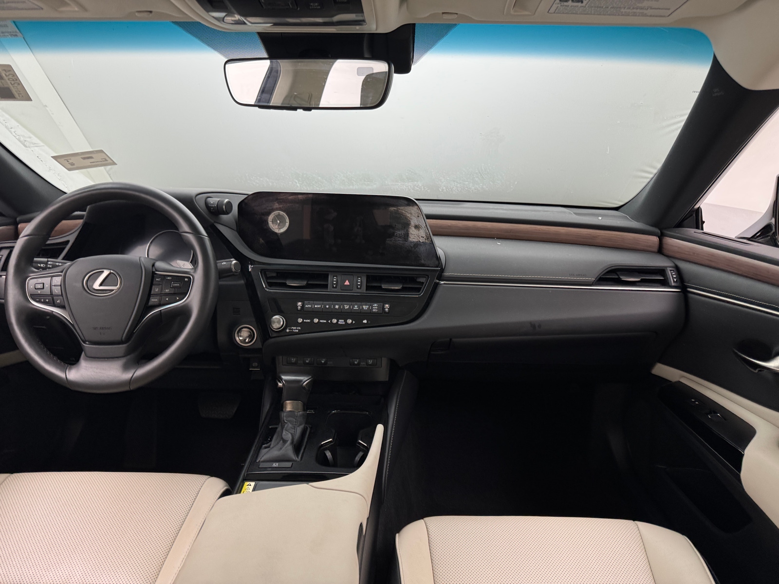Thumbnail: 2023 Lexus ES - 2