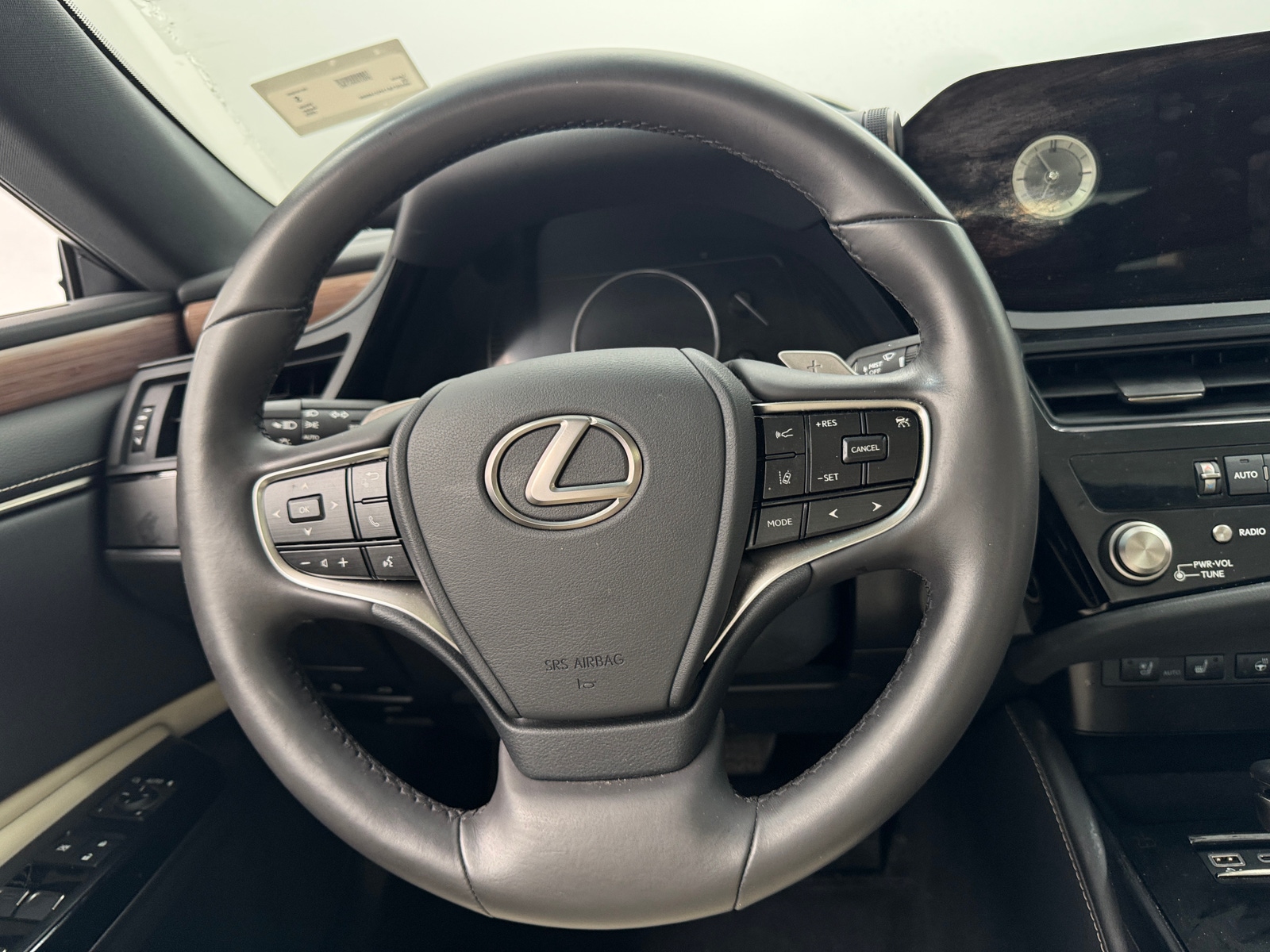 Thumbnail: 2023 Lexus ES - 4