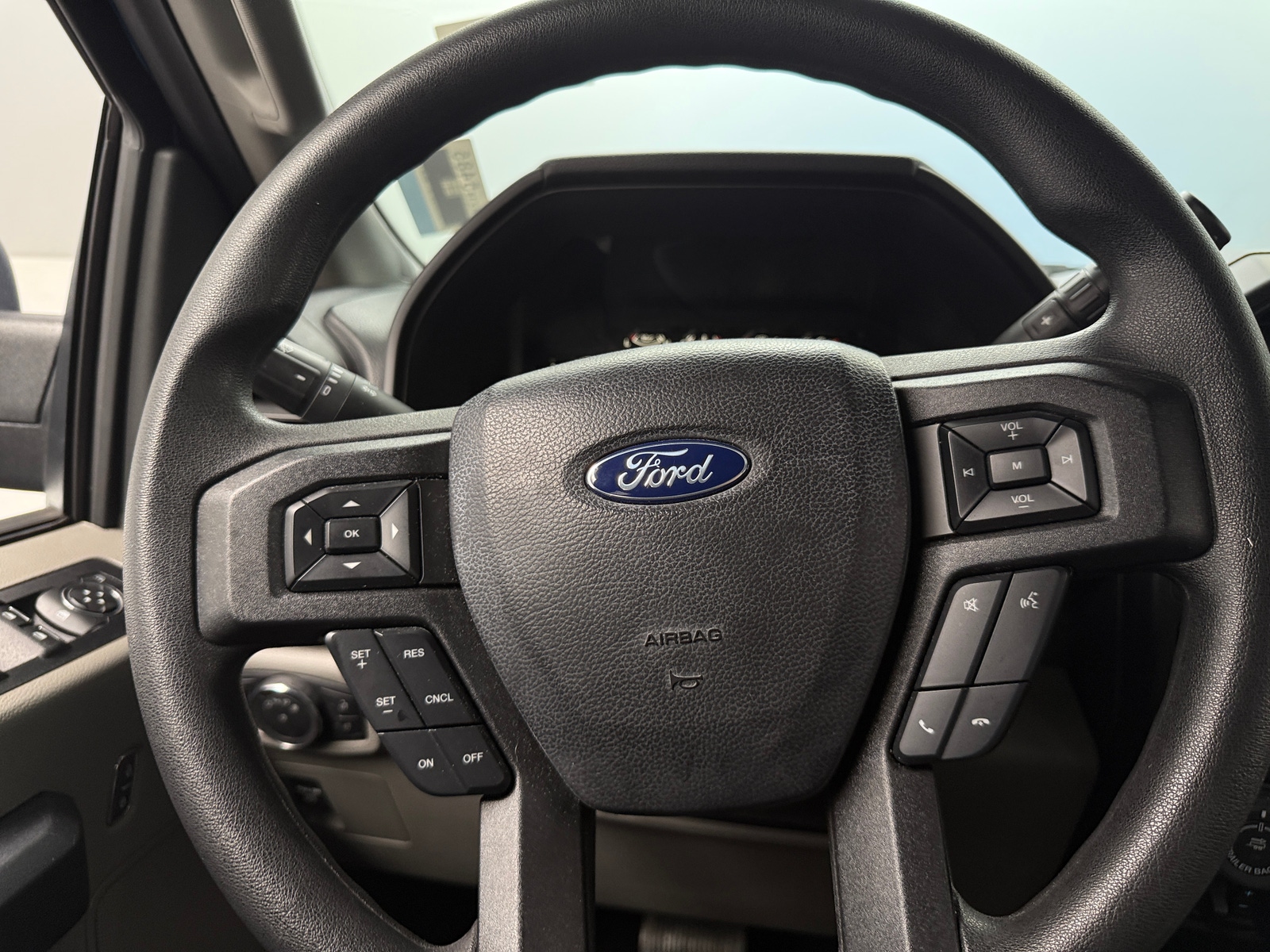 Thumbnail: 2019 Ford Econoline - 5