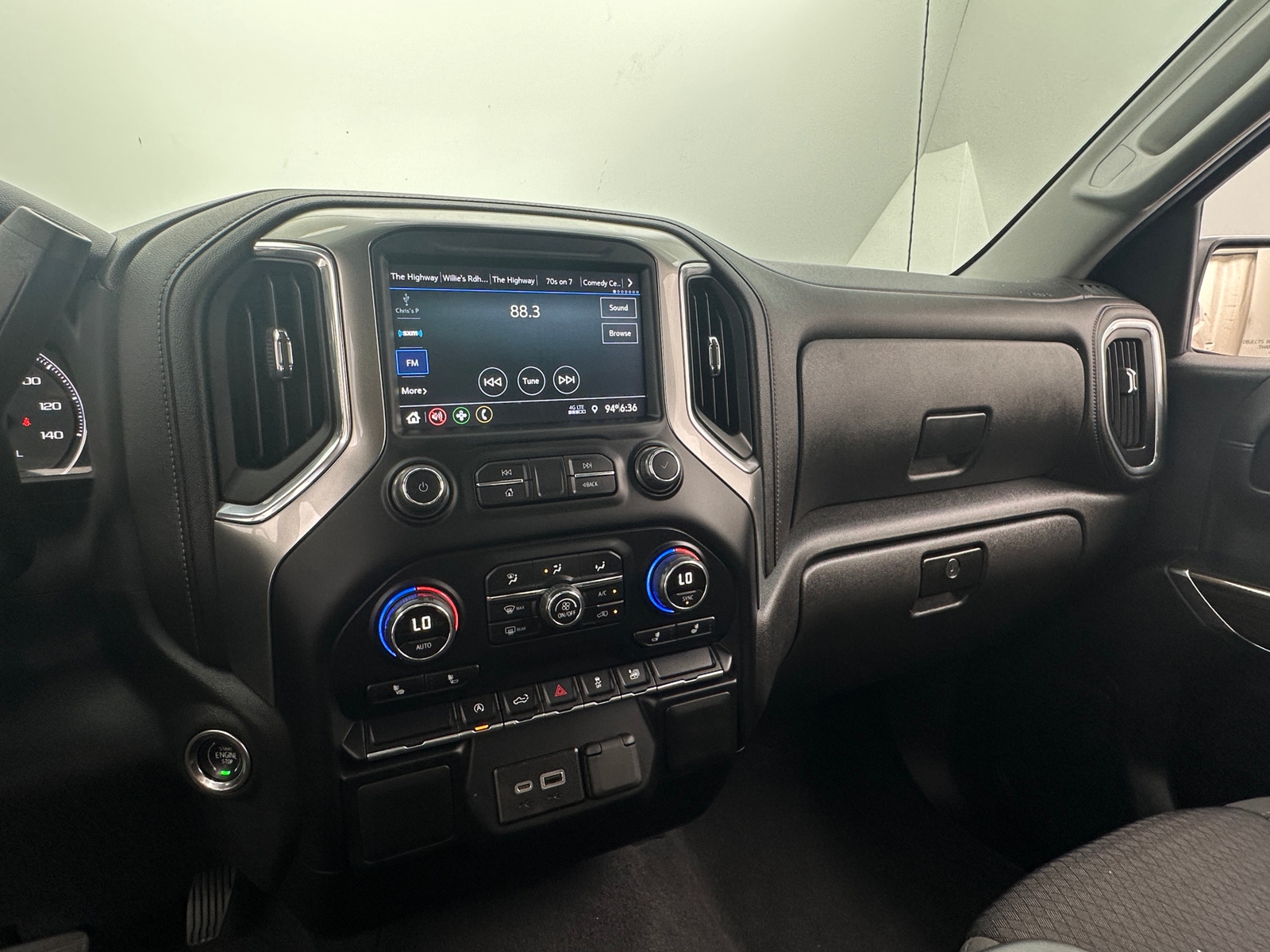 Thumbnail: 2022 Chevrolet Silverado 1500 - 4