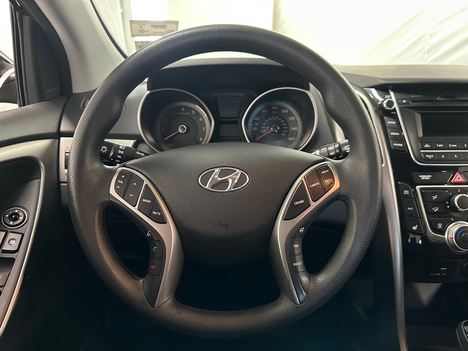 Thumbnail: 2016 Hyundai Elantra - 5