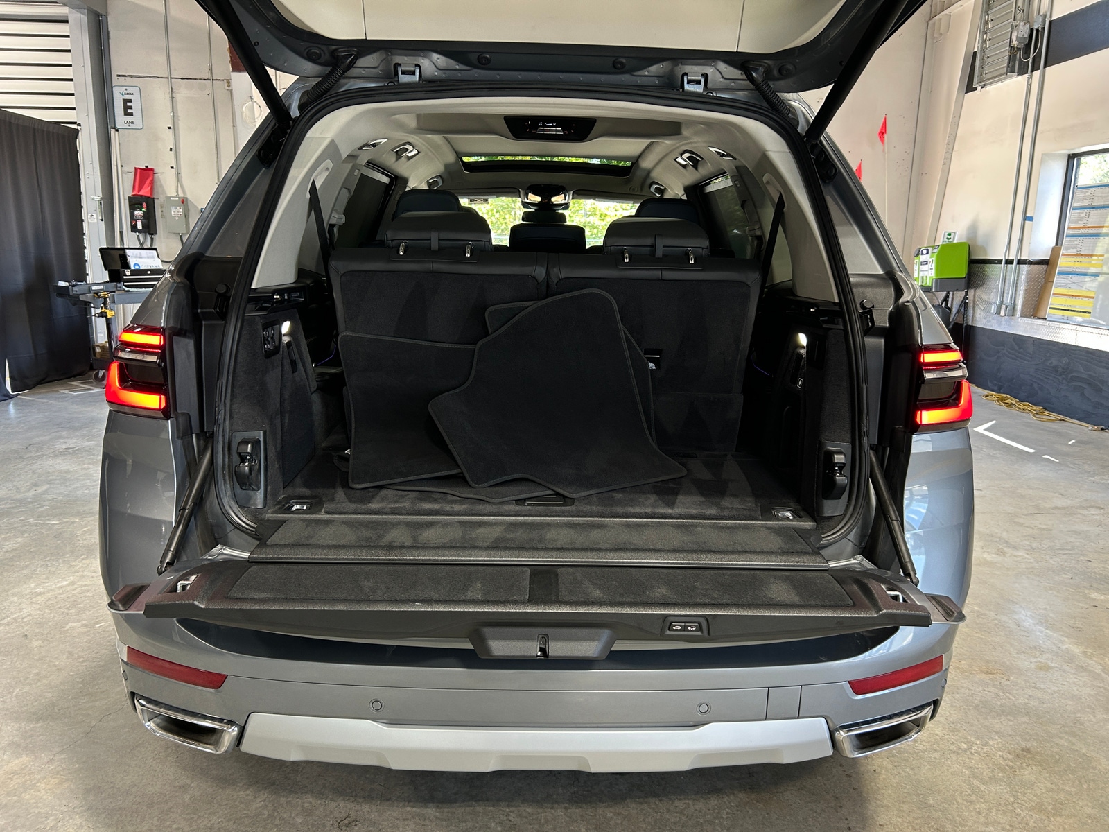 Thumbnail: 2024 BMW X7 - 6