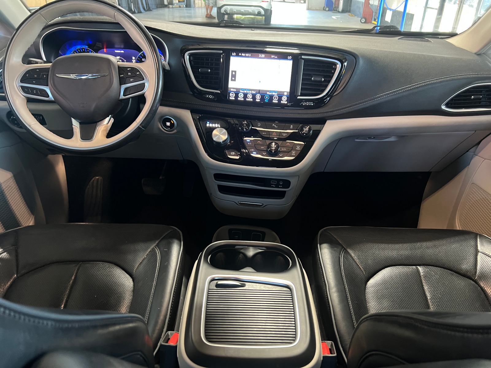 Thumbnail: 2020 Chrysler Pacifica - 2