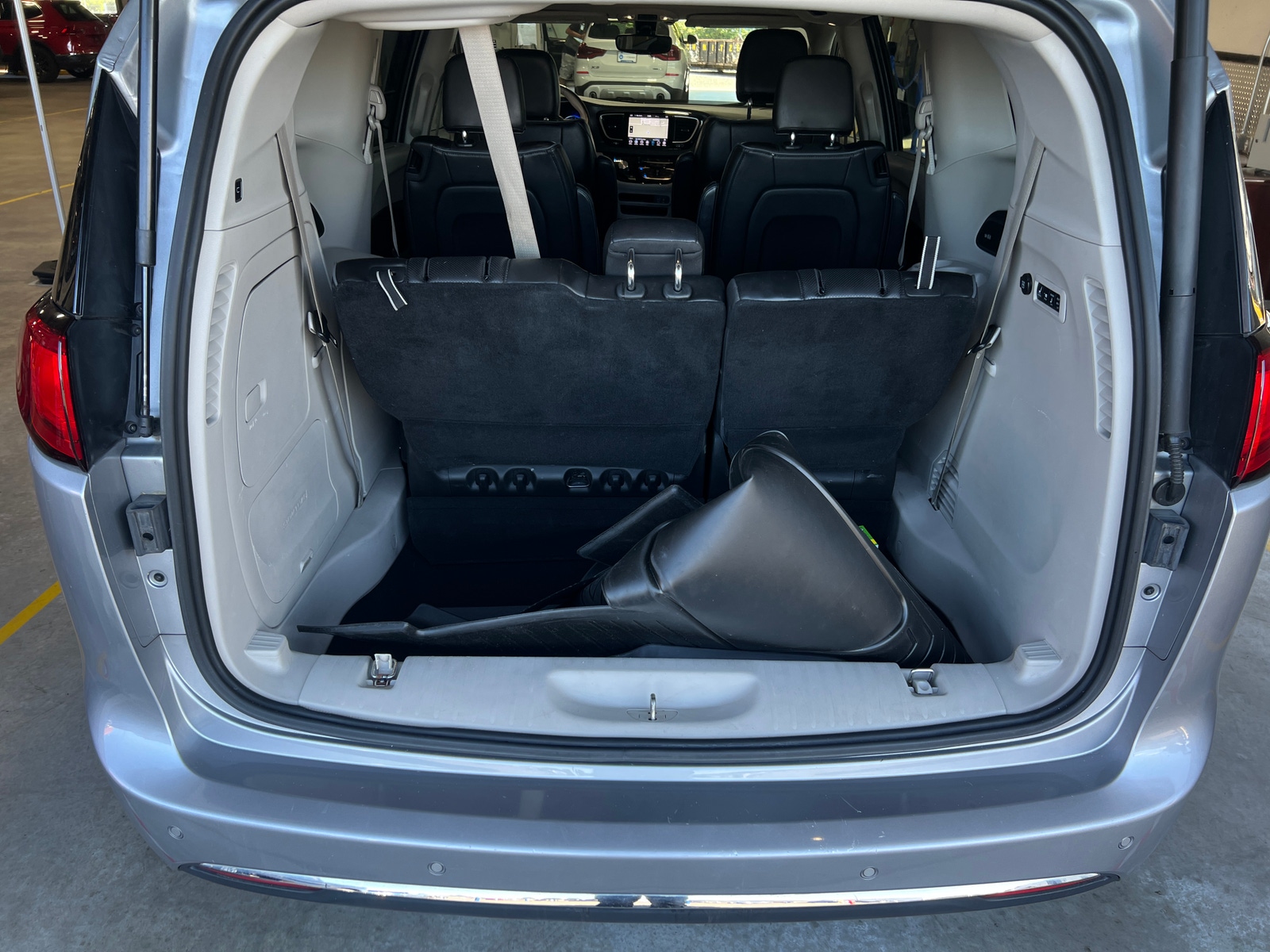 Thumbnail: 2020 Chrysler Pacifica - 6