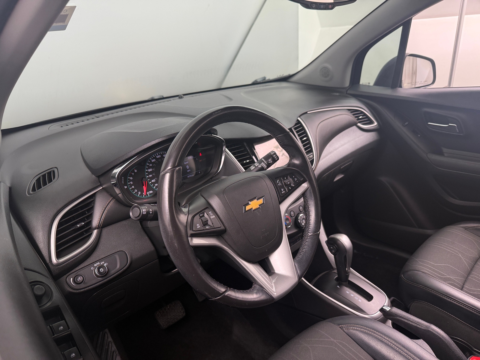Thumbnail: 2019 Chevrolet Trax - 3