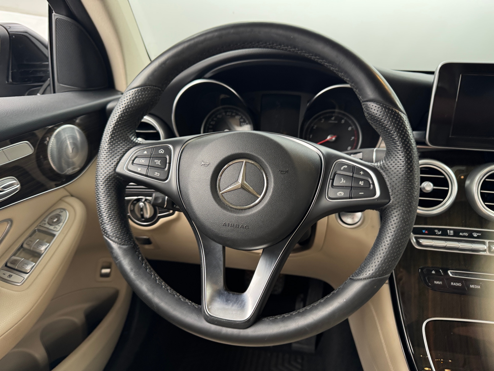 Thumbnail: 2017 Mercedes-Benz GLC - 4