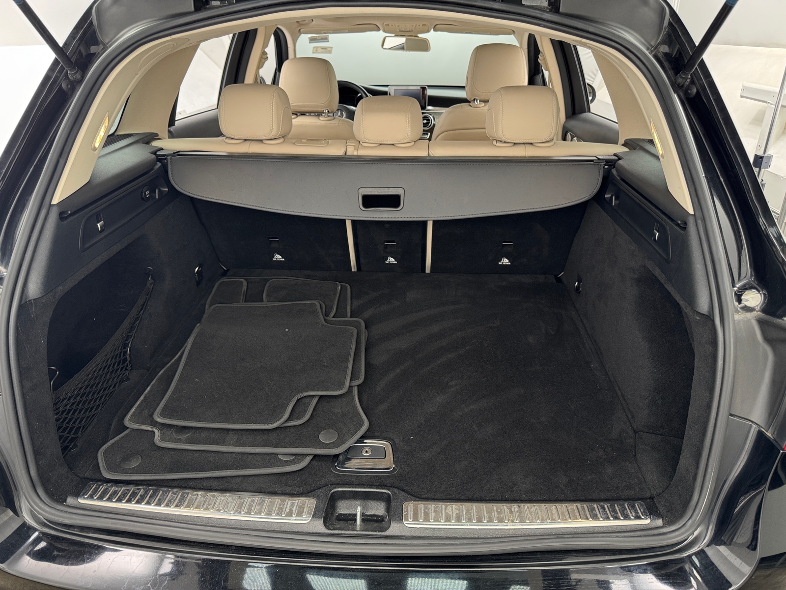 Thumbnail: 2017 Mercedes-Benz GLC - 6