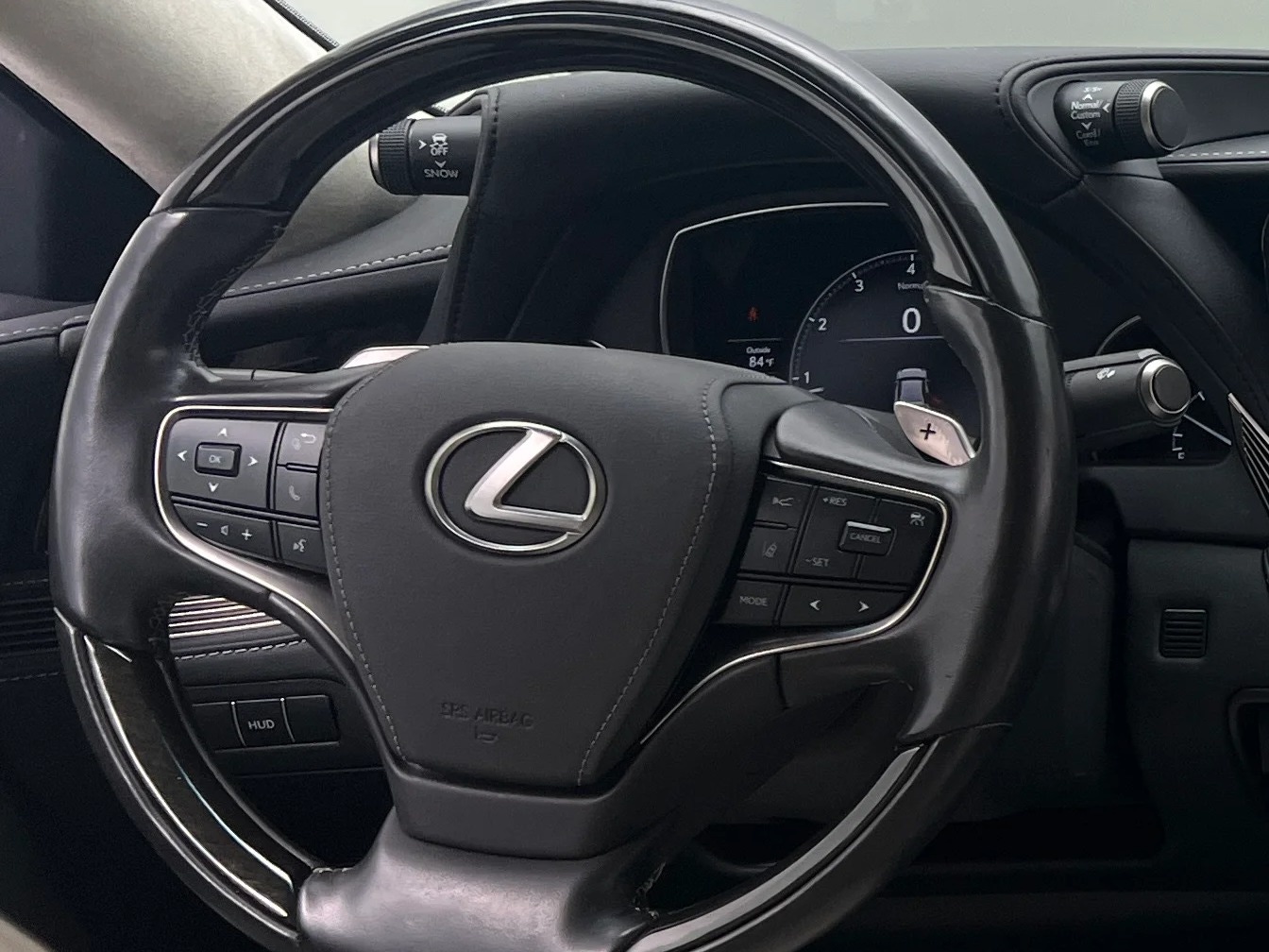 Thumbnail: 2023 Lexus LS - 4