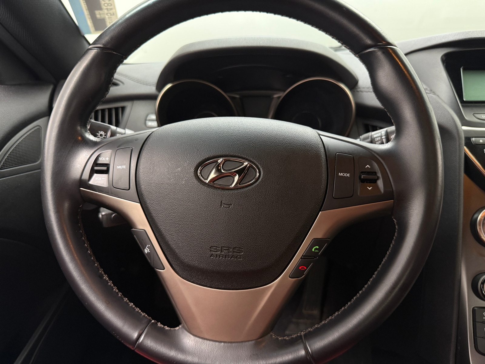 Thumbnail: 2013 Hyundai Genesis - 3