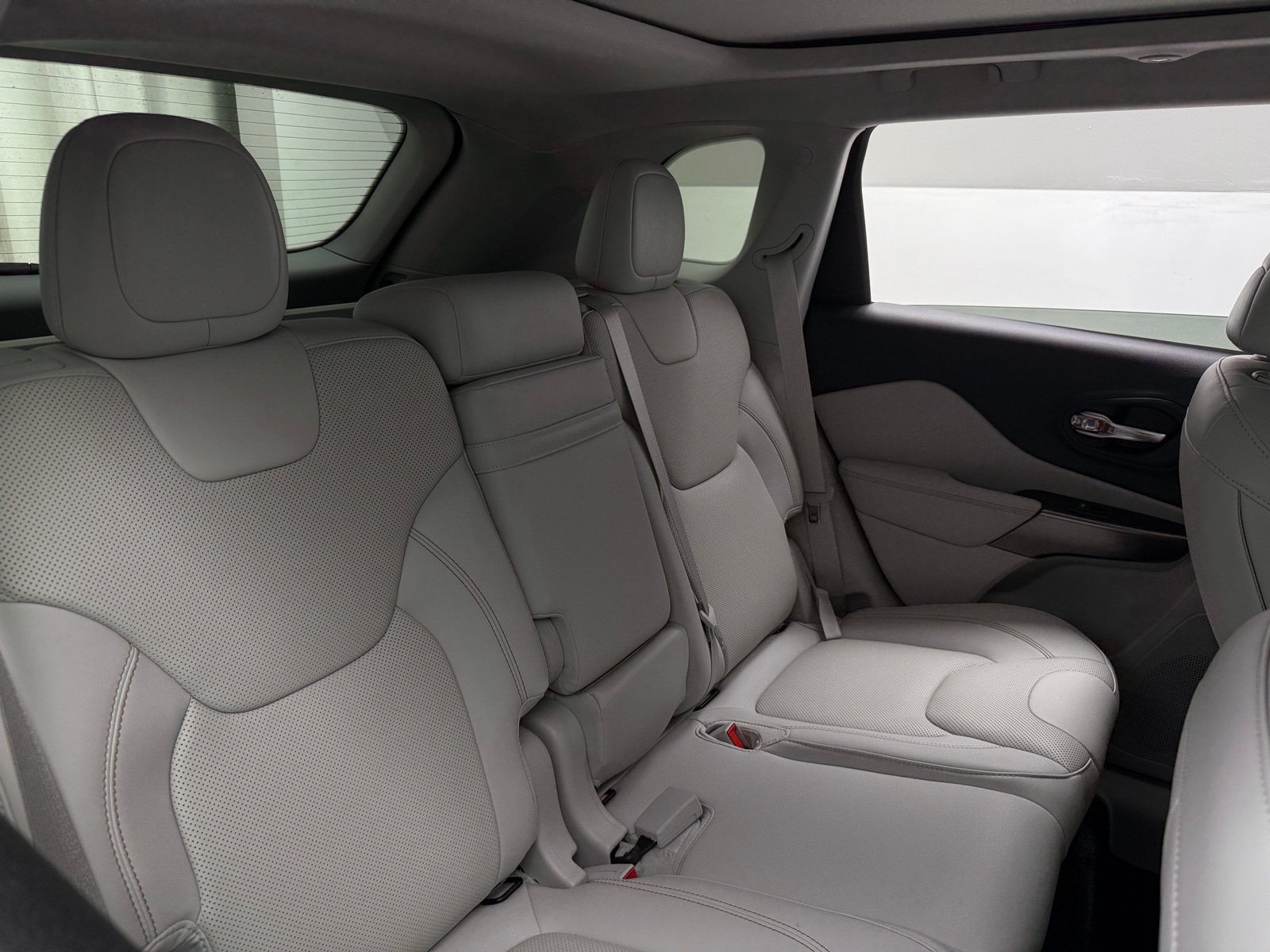 Thumbnail: 2019 Jeep Cherokee - 6