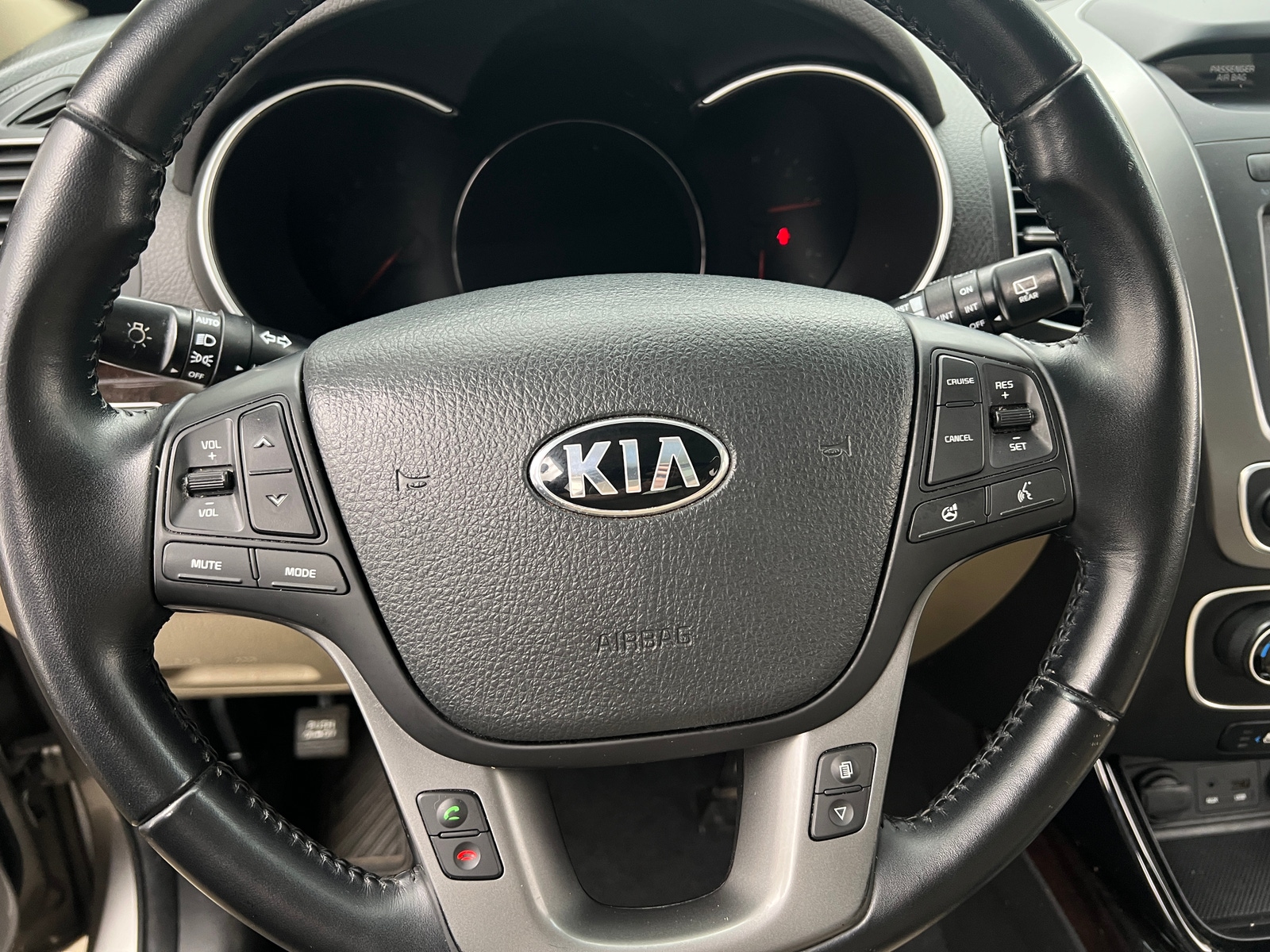 Thumbnail: 2015 Kia Sorento - 4
