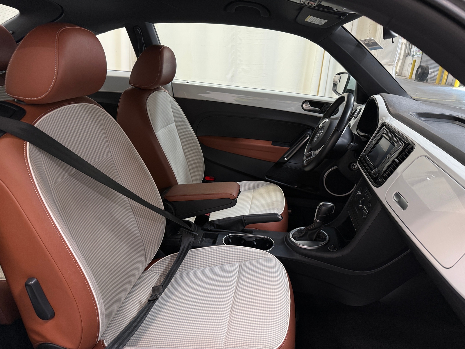 Thumbnail: 2016 Volkswagen Beetle - 2