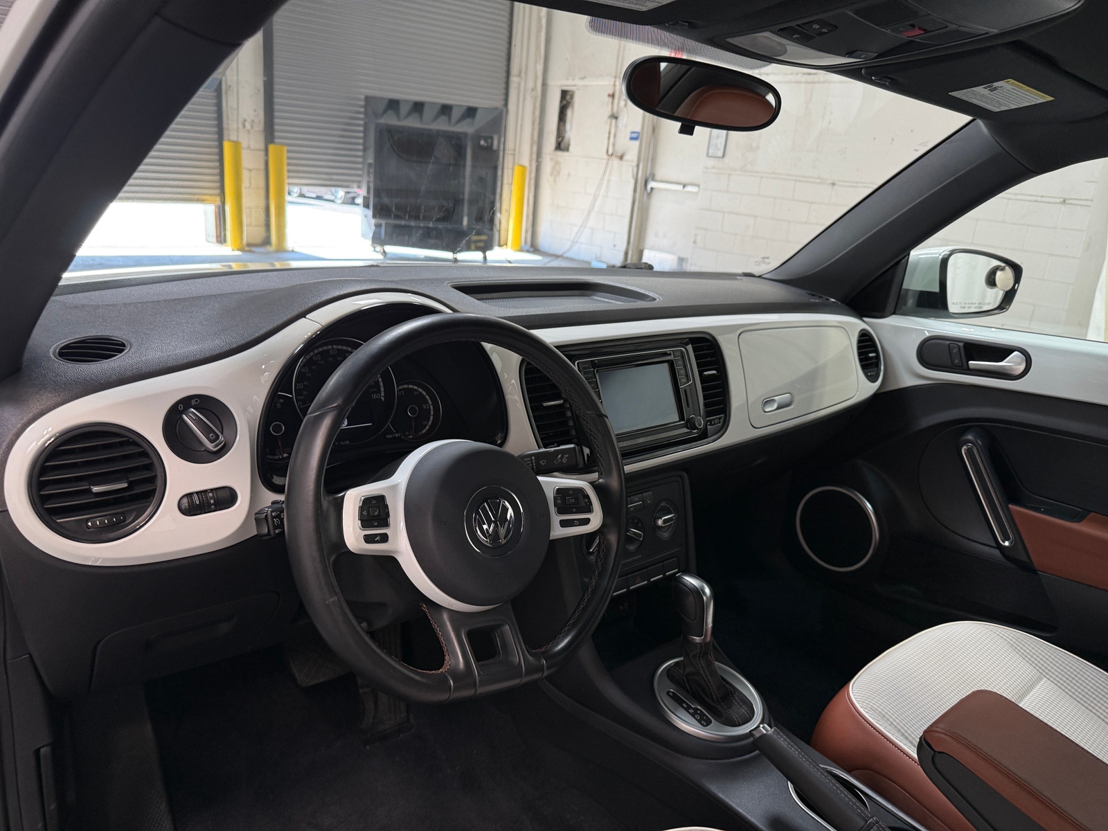Thumbnail: 2016 Volkswagen Beetle - 3
