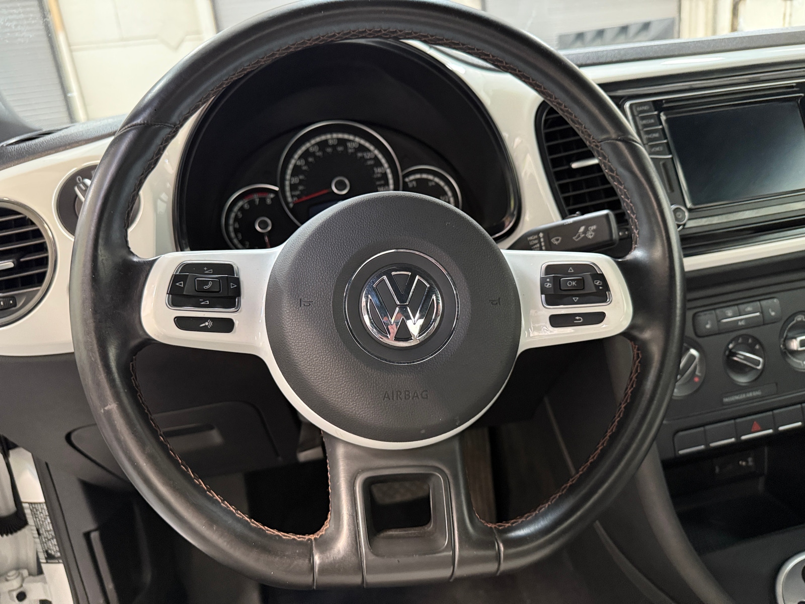 Thumbnail: 2016 Volkswagen Beetle - 5