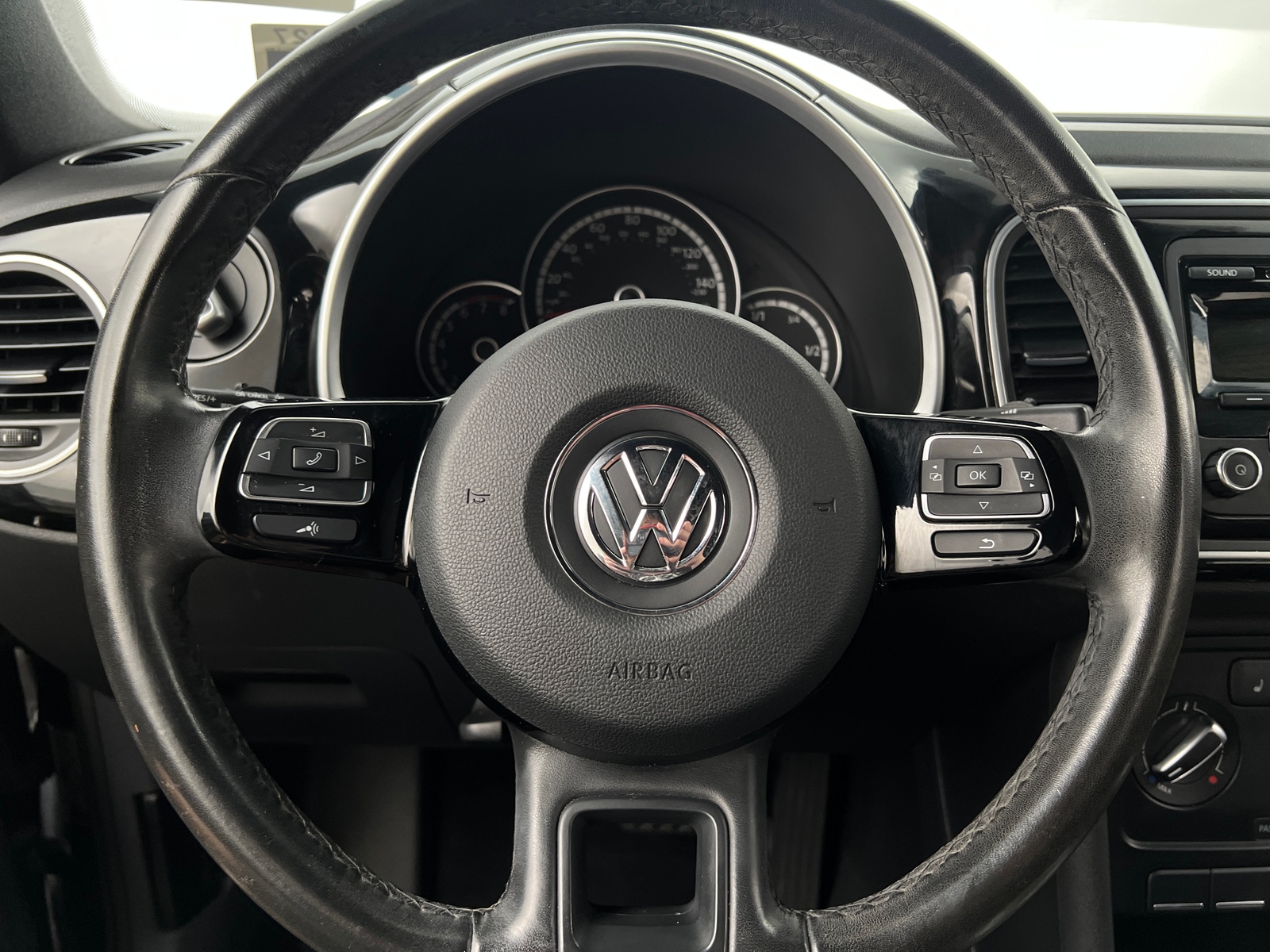 Thumbnail: 2014 Volkswagen Beetle - 3