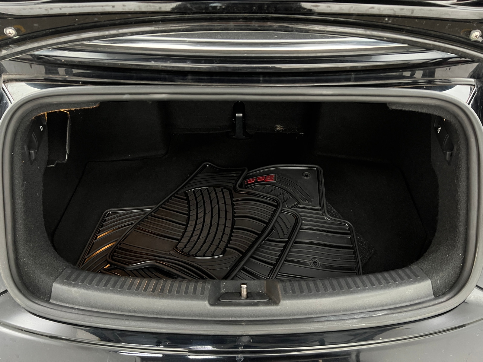 Thumbnail: 2014 Volkswagen Beetle - 4