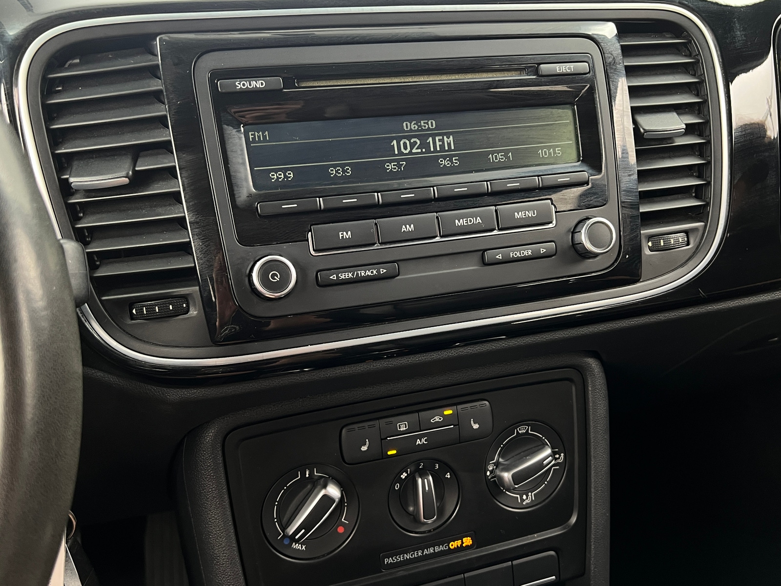 Thumbnail: 2014 Volkswagen Beetle - 2
