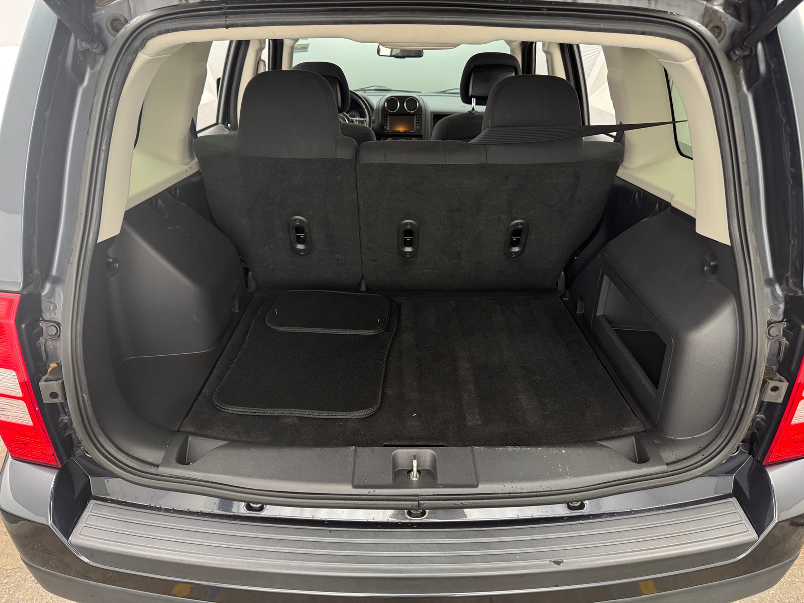 Thumbnail: 2014 Jeep Patriot - 7