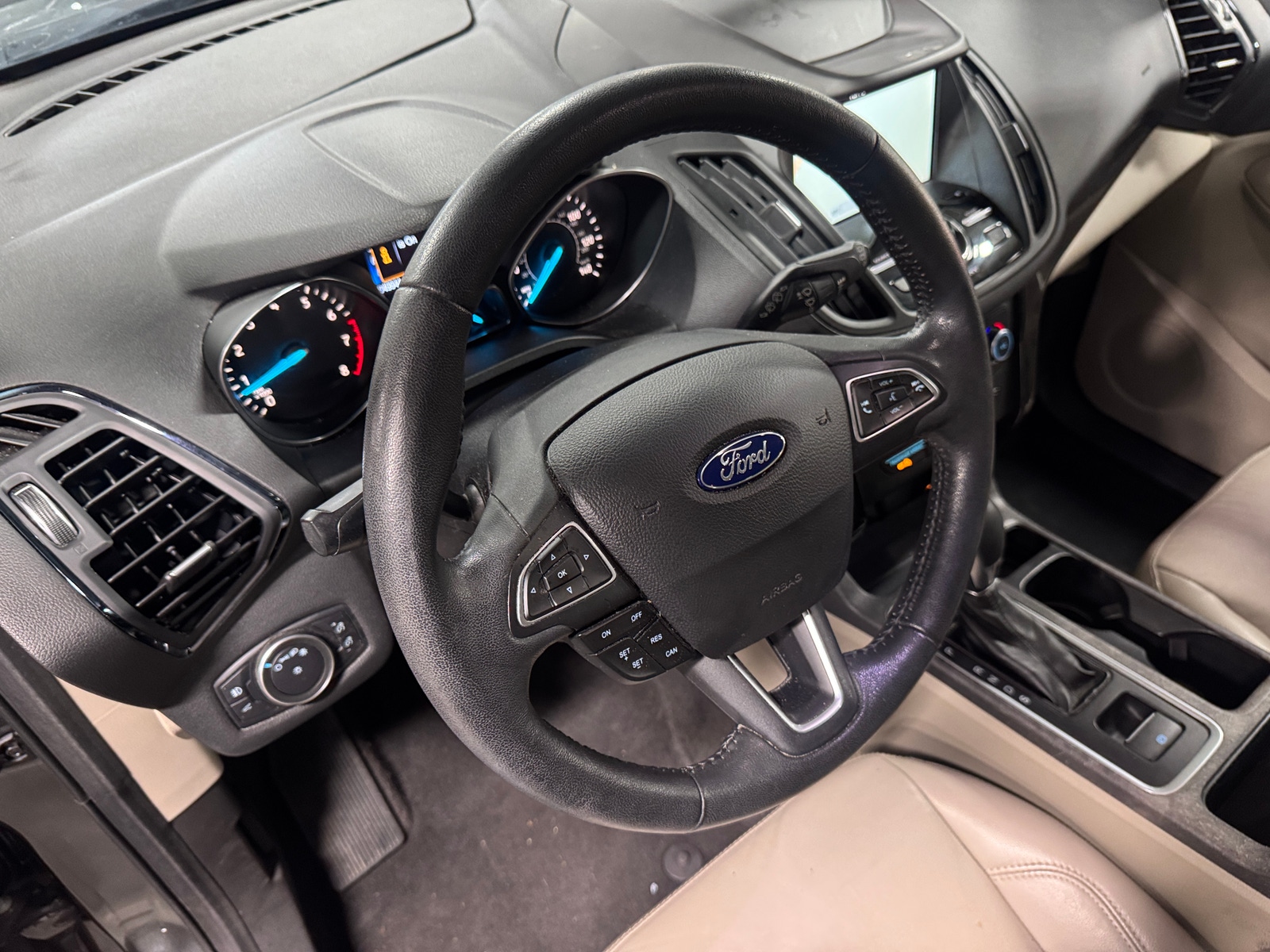 Thumbnail: 2019 Ford Escape - 4