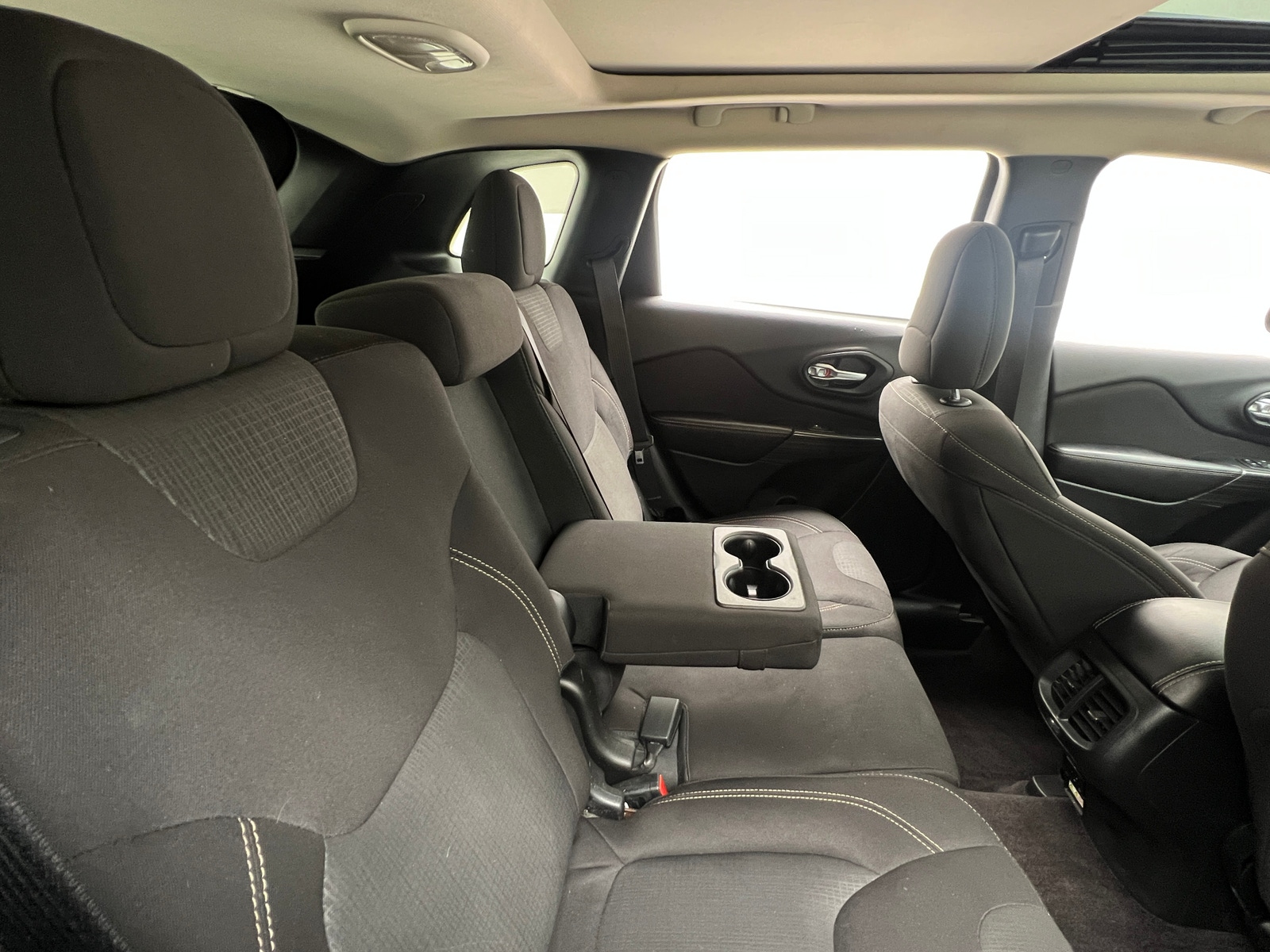 Thumbnail: 2016 Jeep Cherokee - 6
