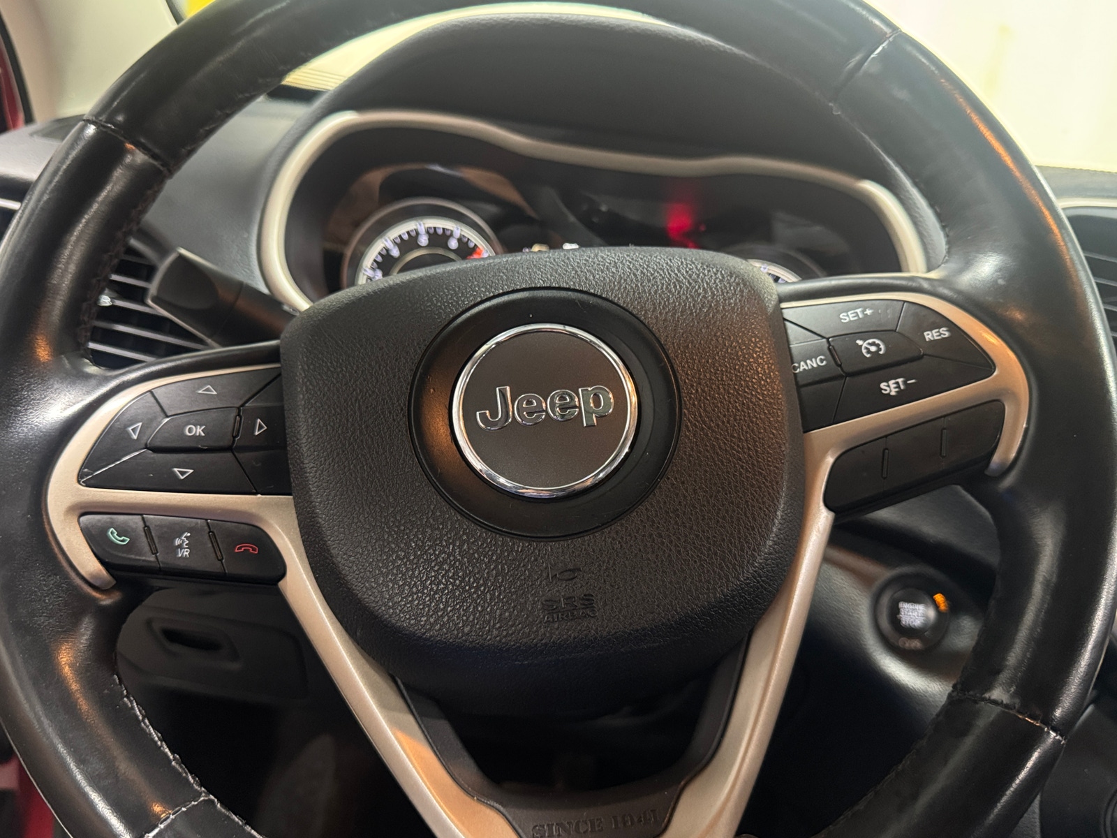 Thumbnail: 2016 Jeep Cherokee - 5