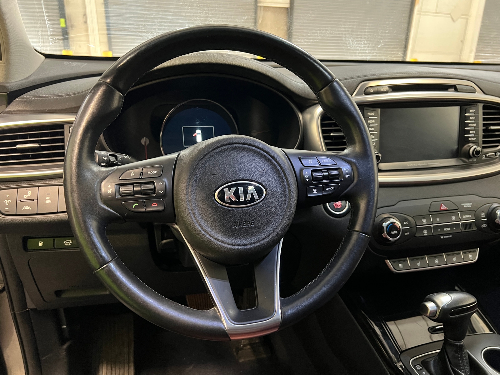 Thumbnail: 2018 Kia Sorento - 4