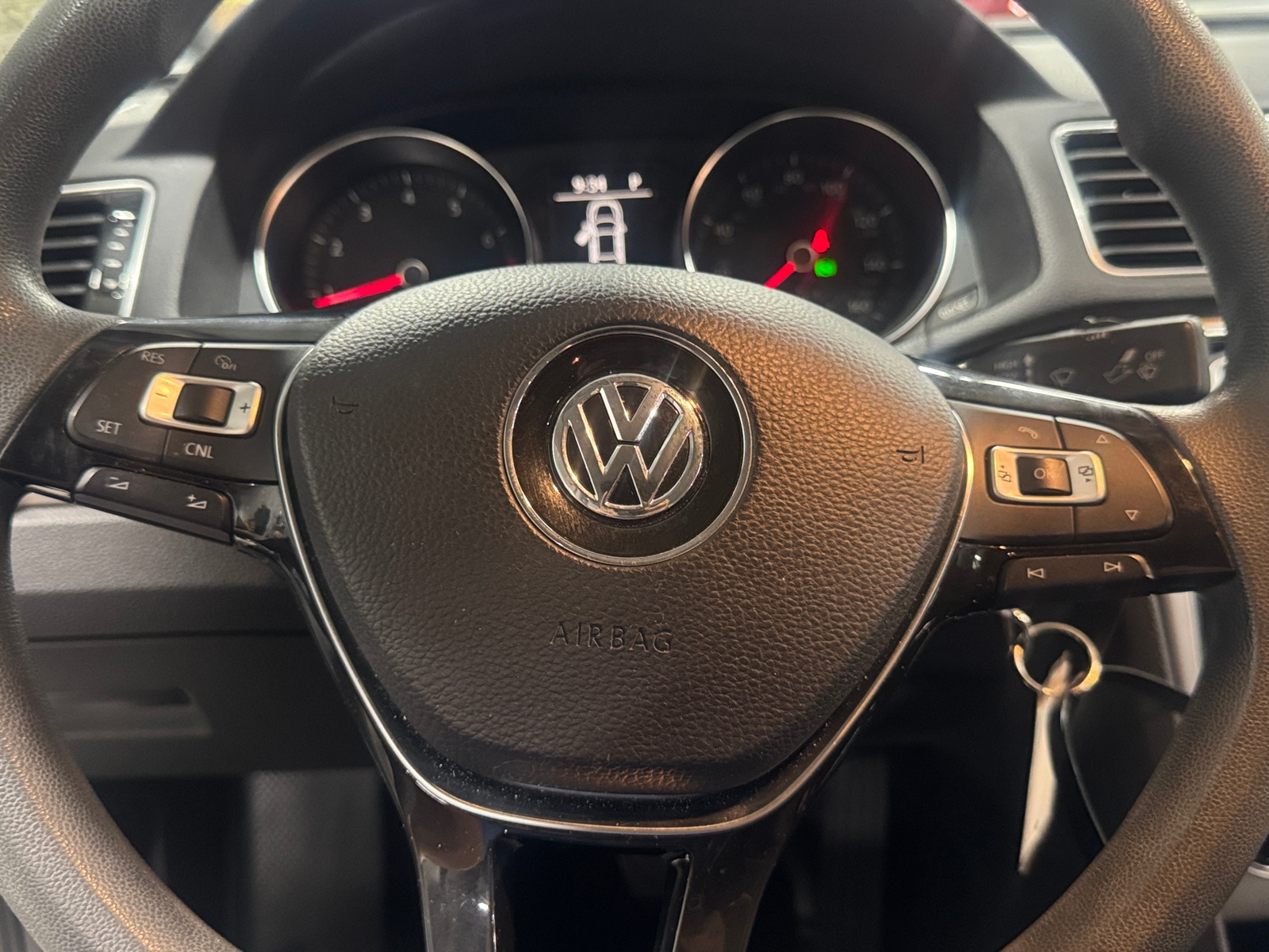Thumbnail: 2017 Volkswagen Passat - 5