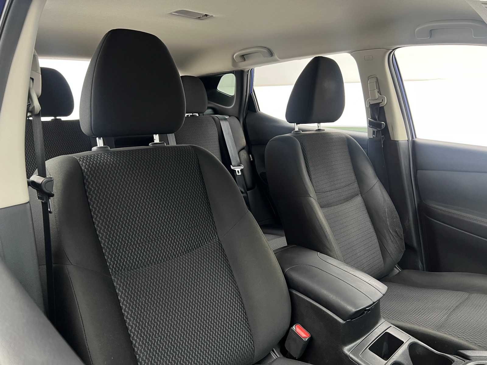 Thumbnail: 2021 Nissan Rogue Sport - 2