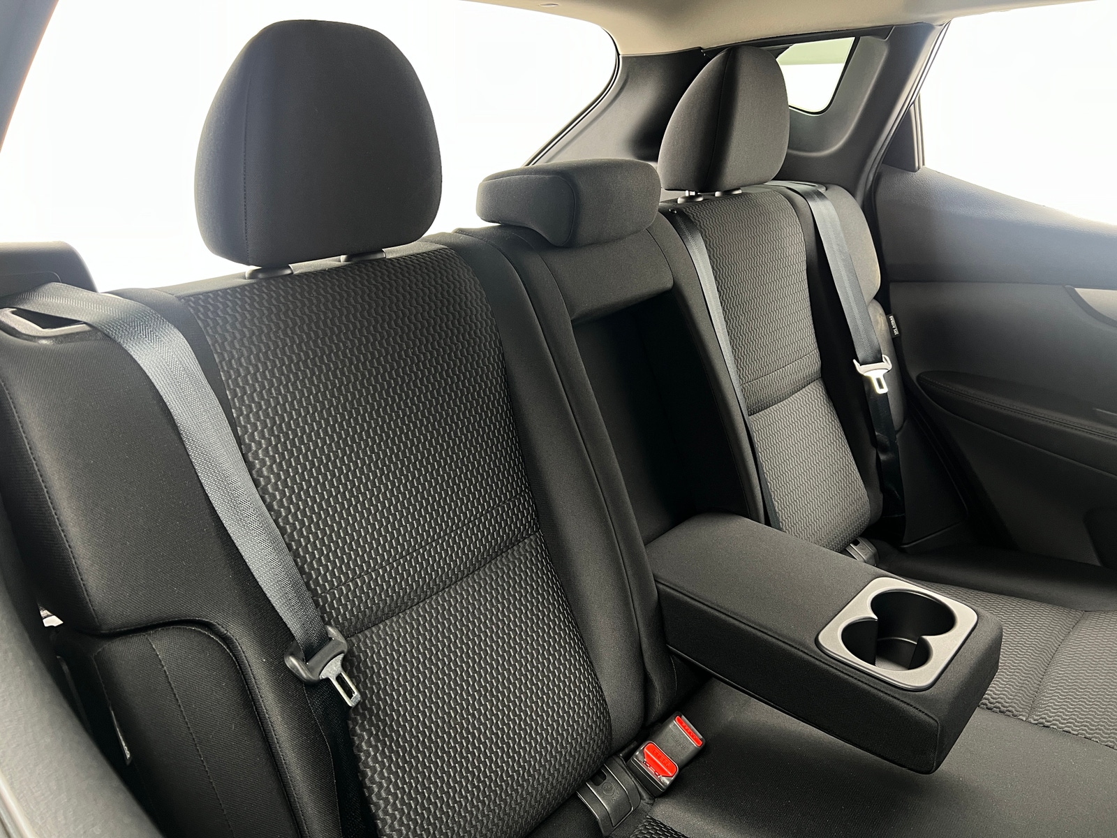 Thumbnail: 2021 Nissan Rogue Sport - 6