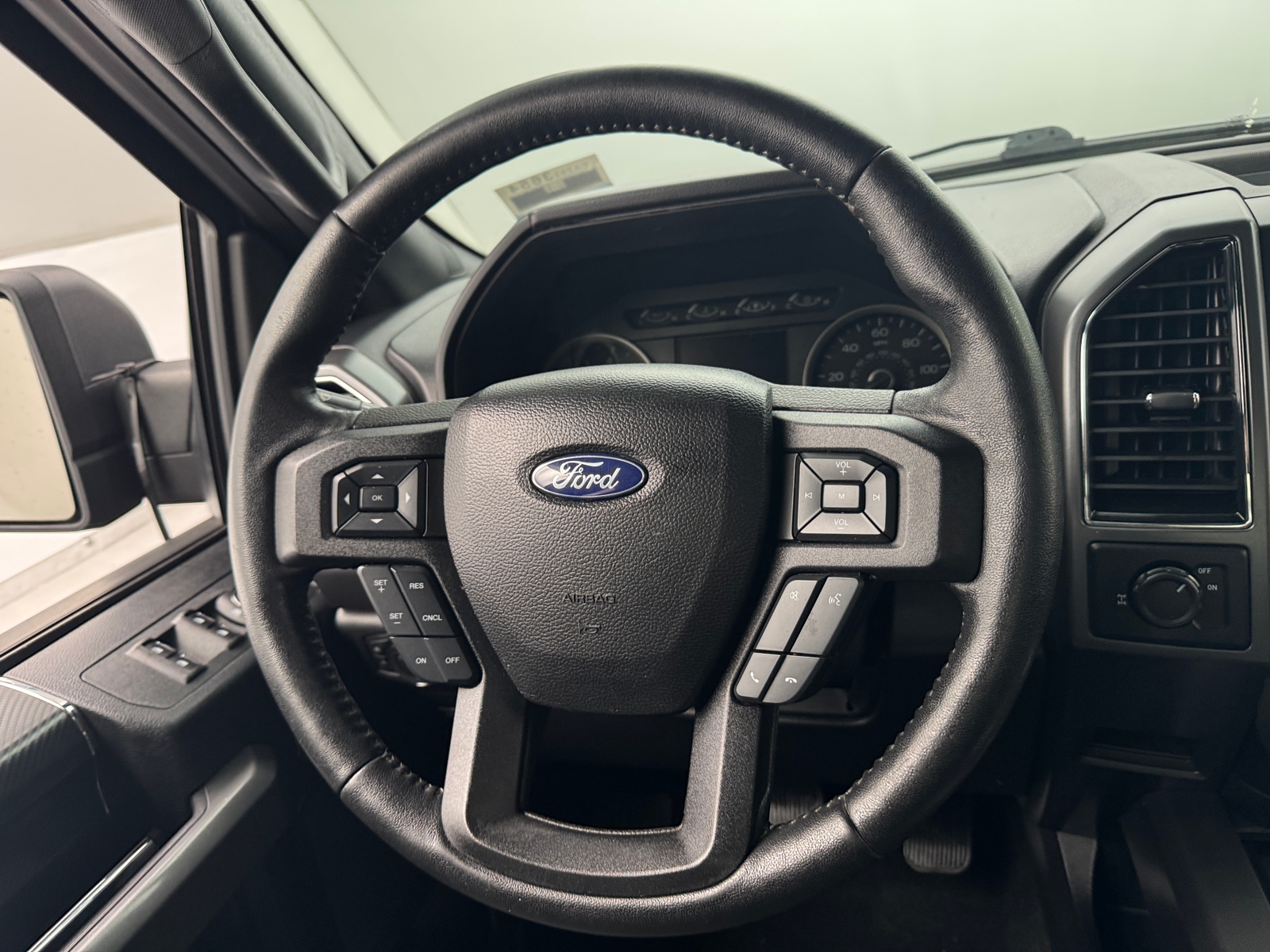 Thumbnail: 2018 Ford Econoline - 5