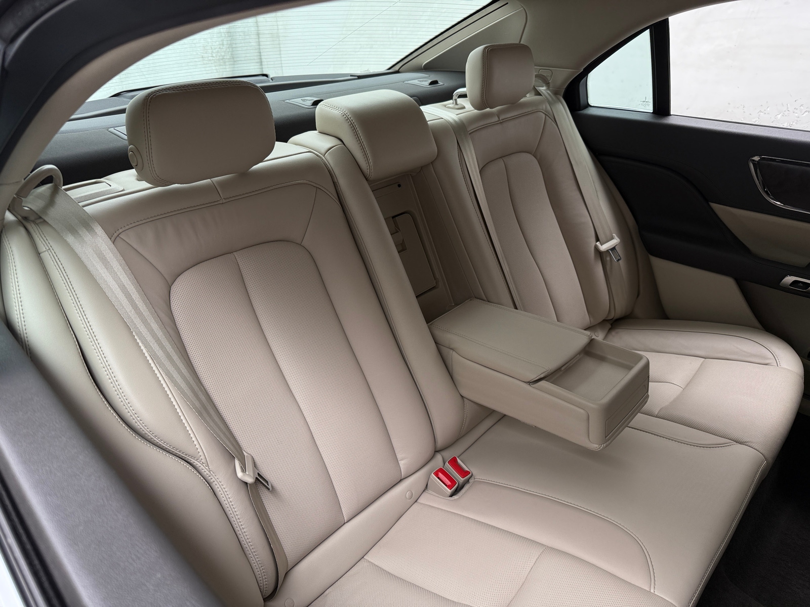 Thumbnail: 2020 Lincoln Continental - 5