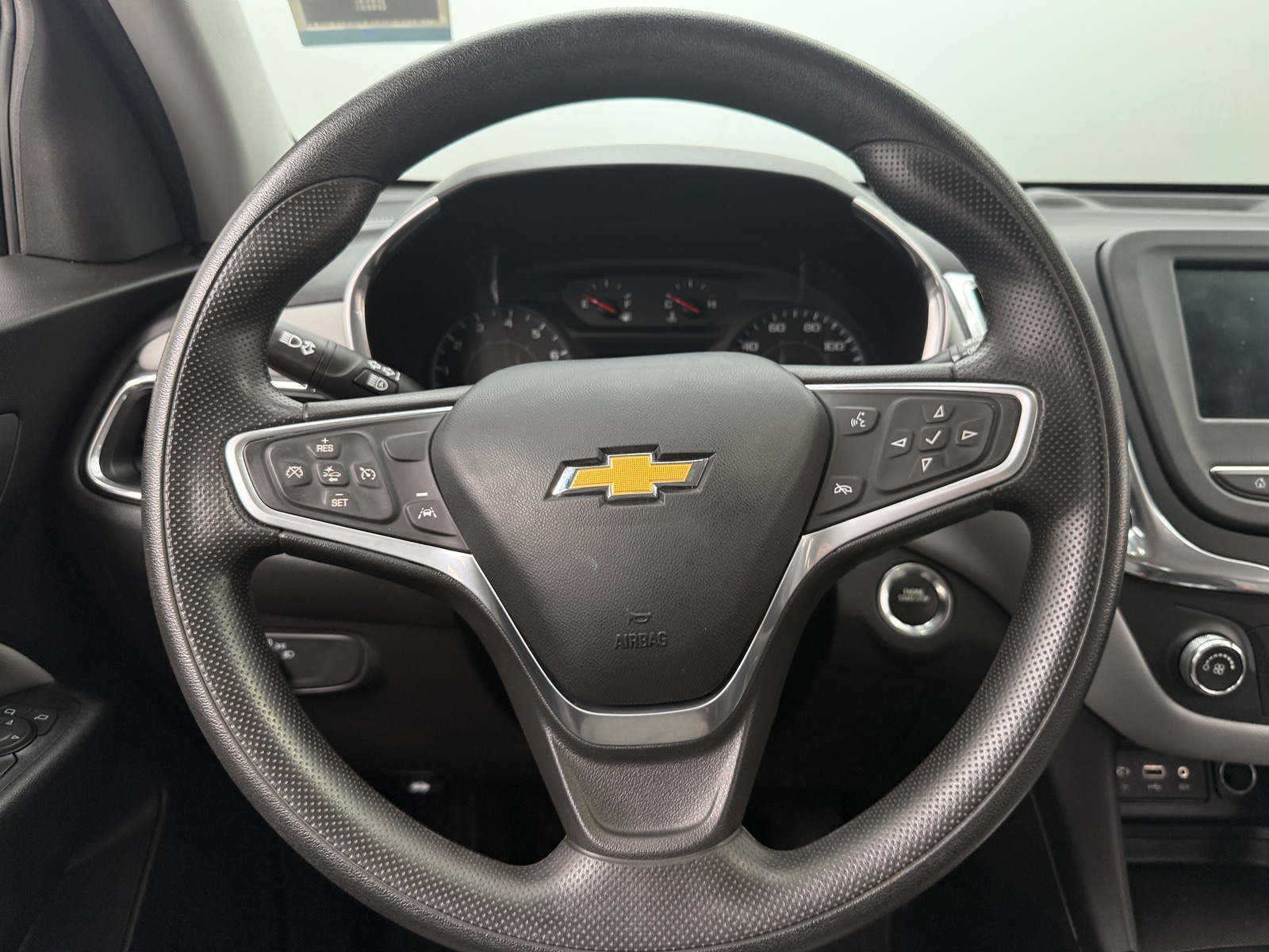 Thumbnail: 2022 Chevrolet Equinox - 5