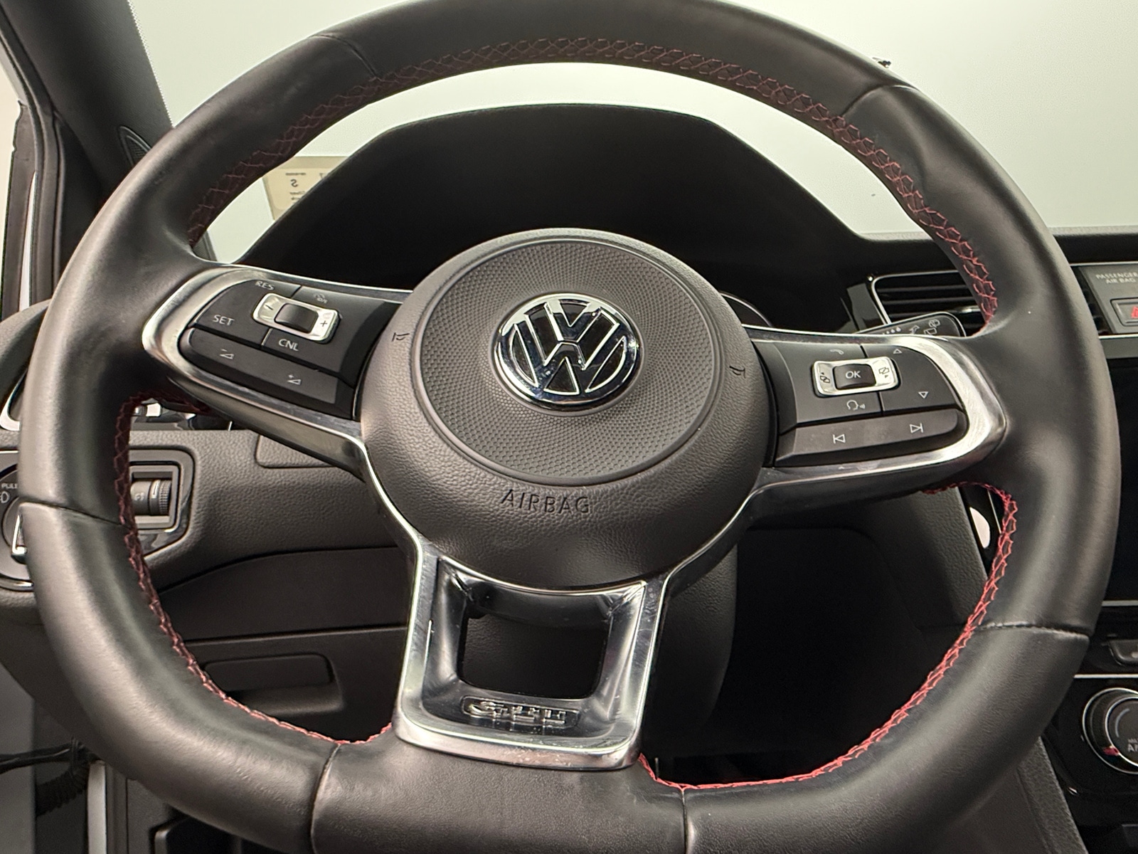 Thumbnail: 2018 Volkswagen Golf - 5