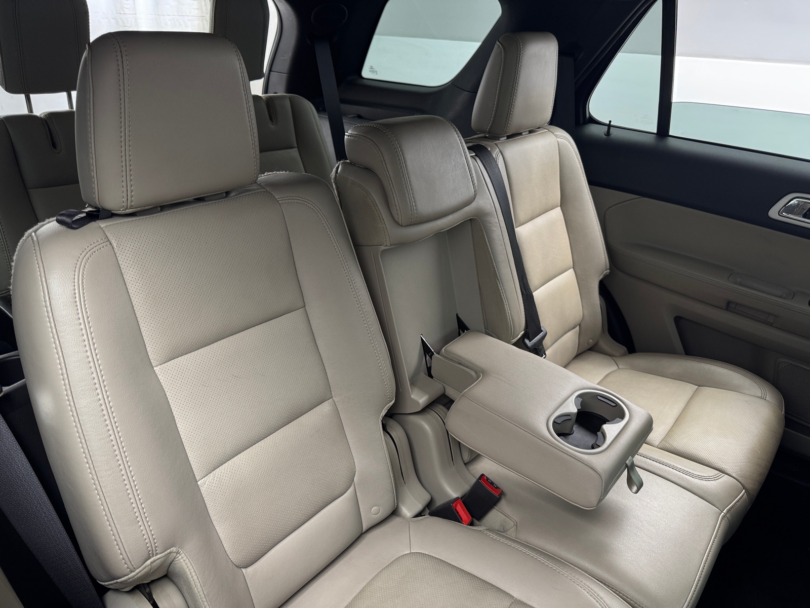 Thumbnail: 2015 Ford Explorer - 5