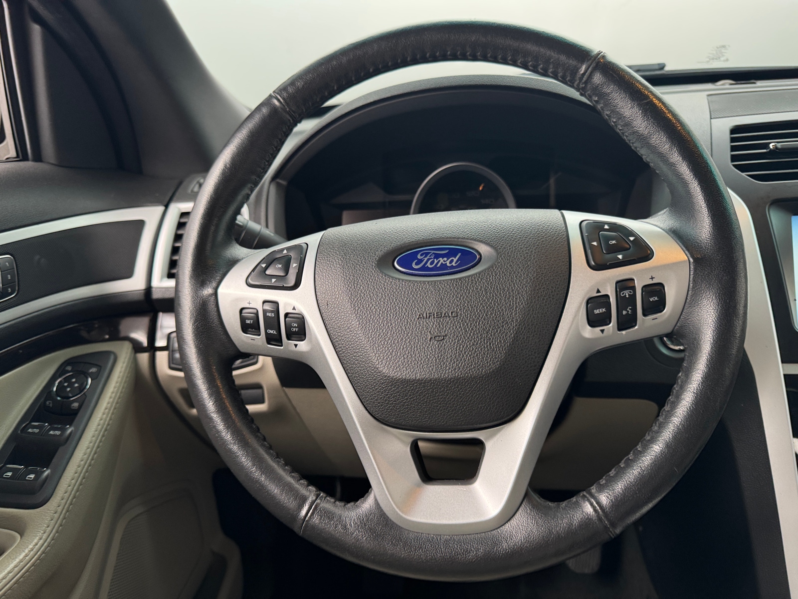 Thumbnail: 2015 Ford Explorer - 4