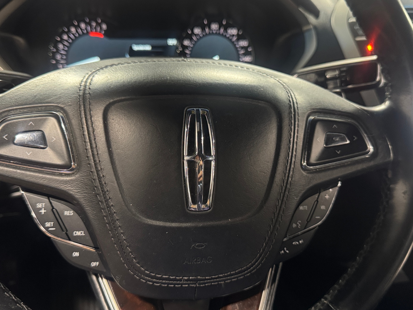 Thumbnail: 2017 Lincoln MKZ - 4