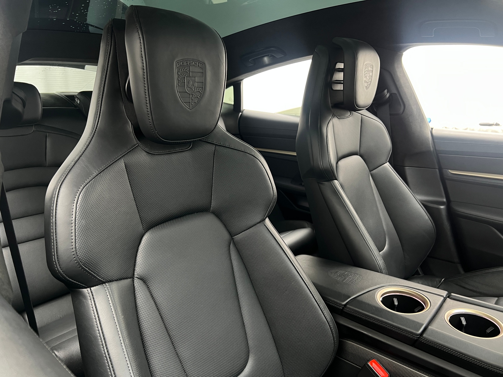Thumbnail: 2020 Porsche Taycan - 2